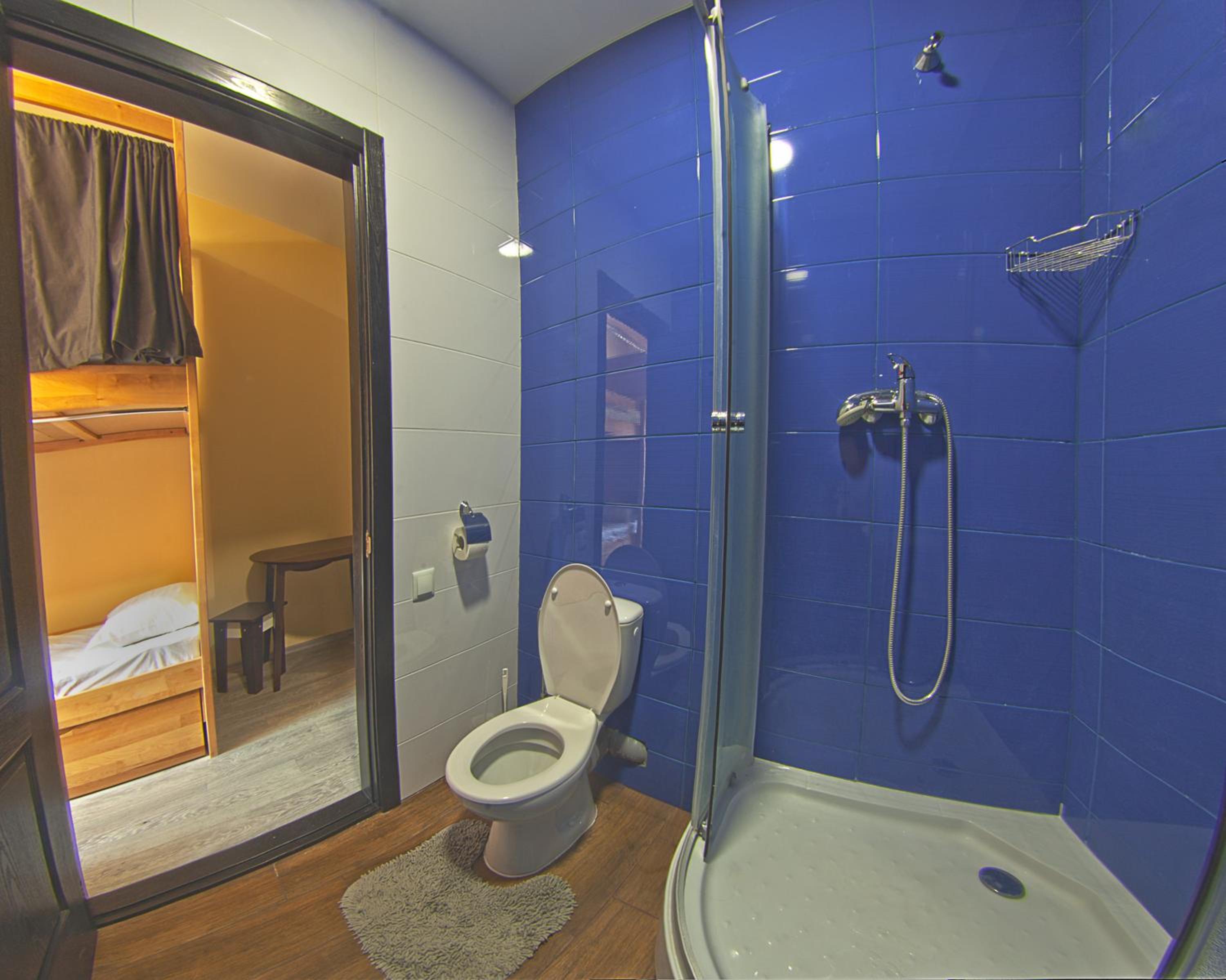 Family Room with Private Bathroom photo 3