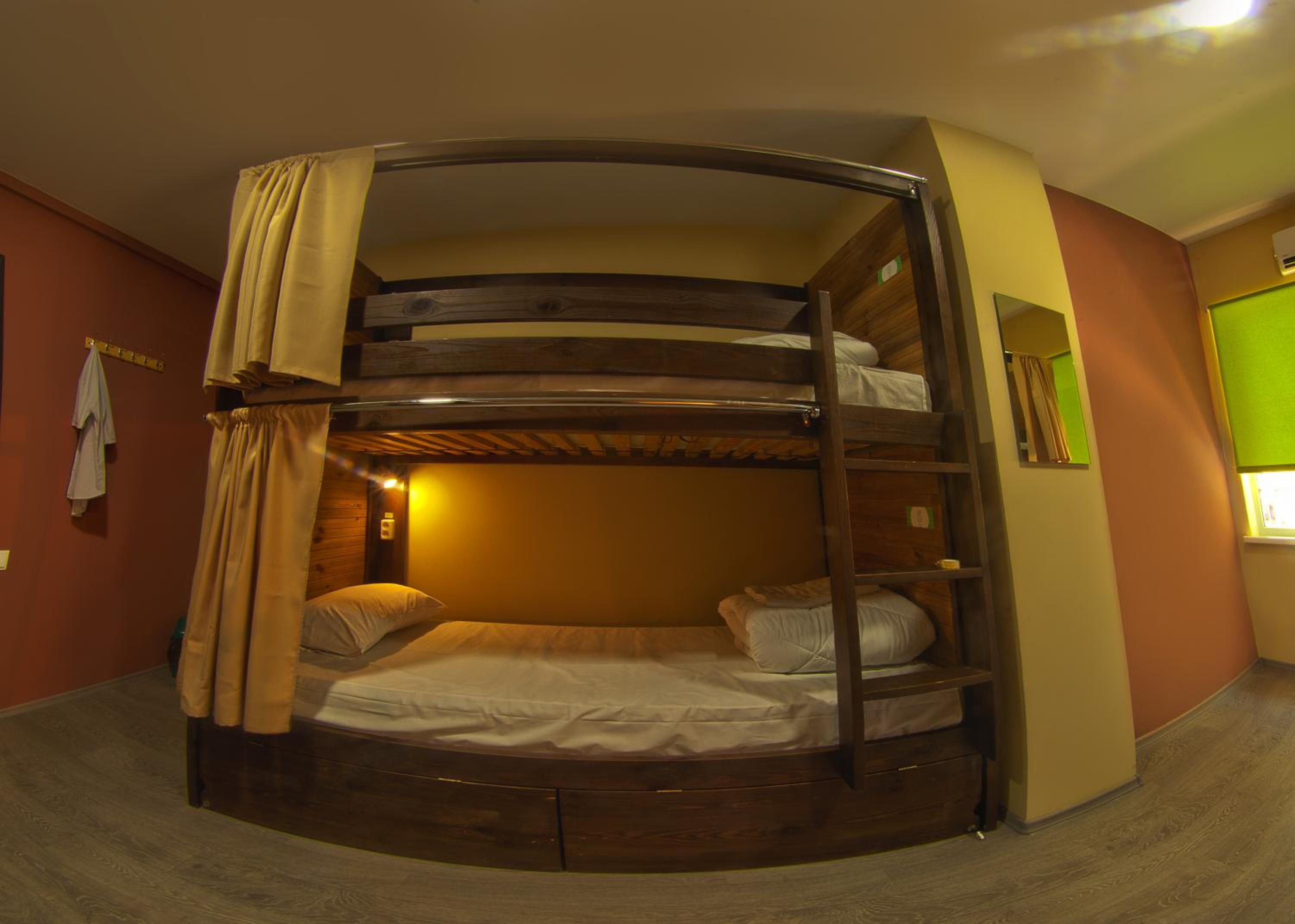 Bed in 6-Bed Mixed Dormitory Room photo 3