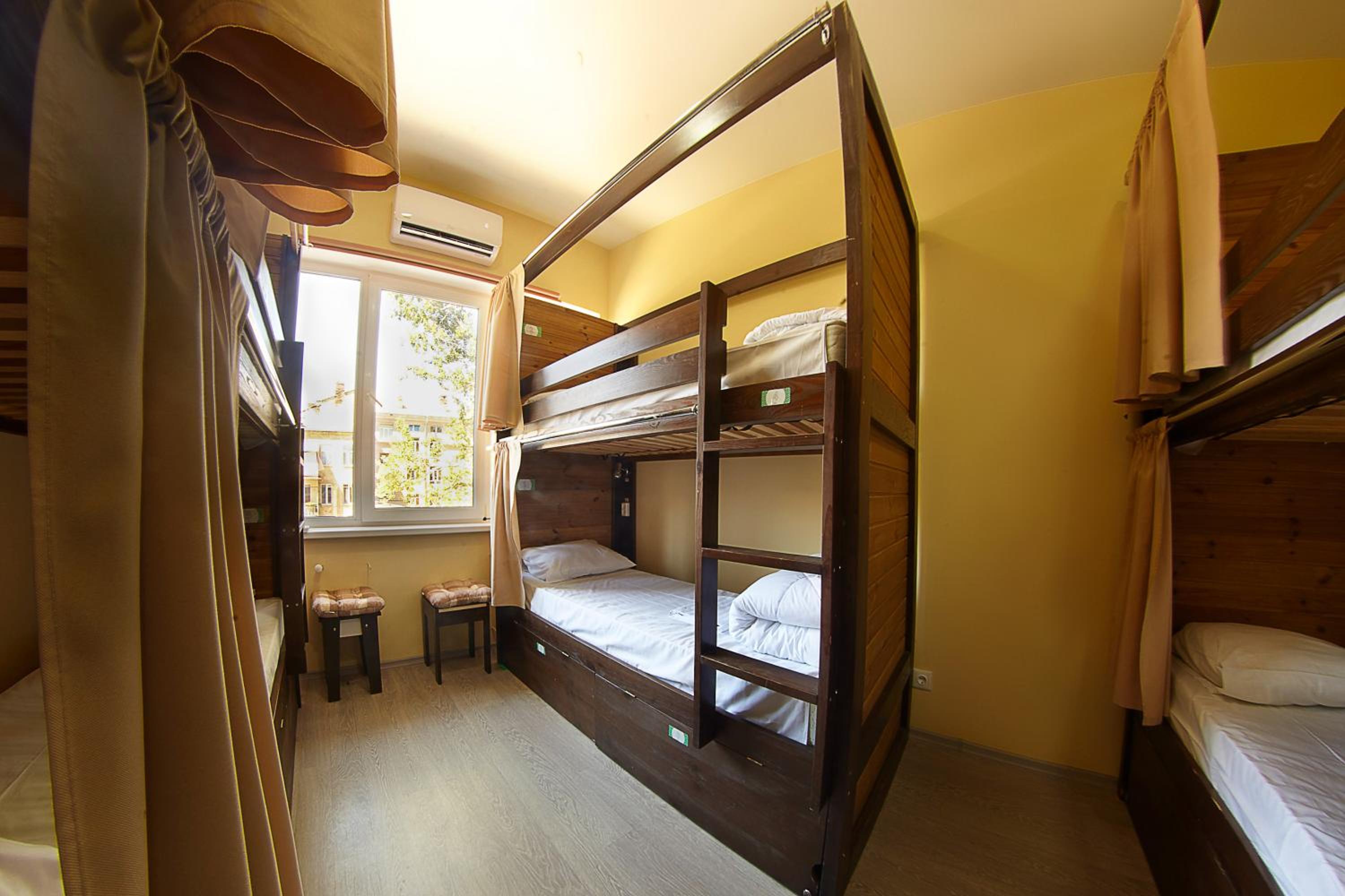 Bed in 6-Bed Mixed Dormitory Room photo 1