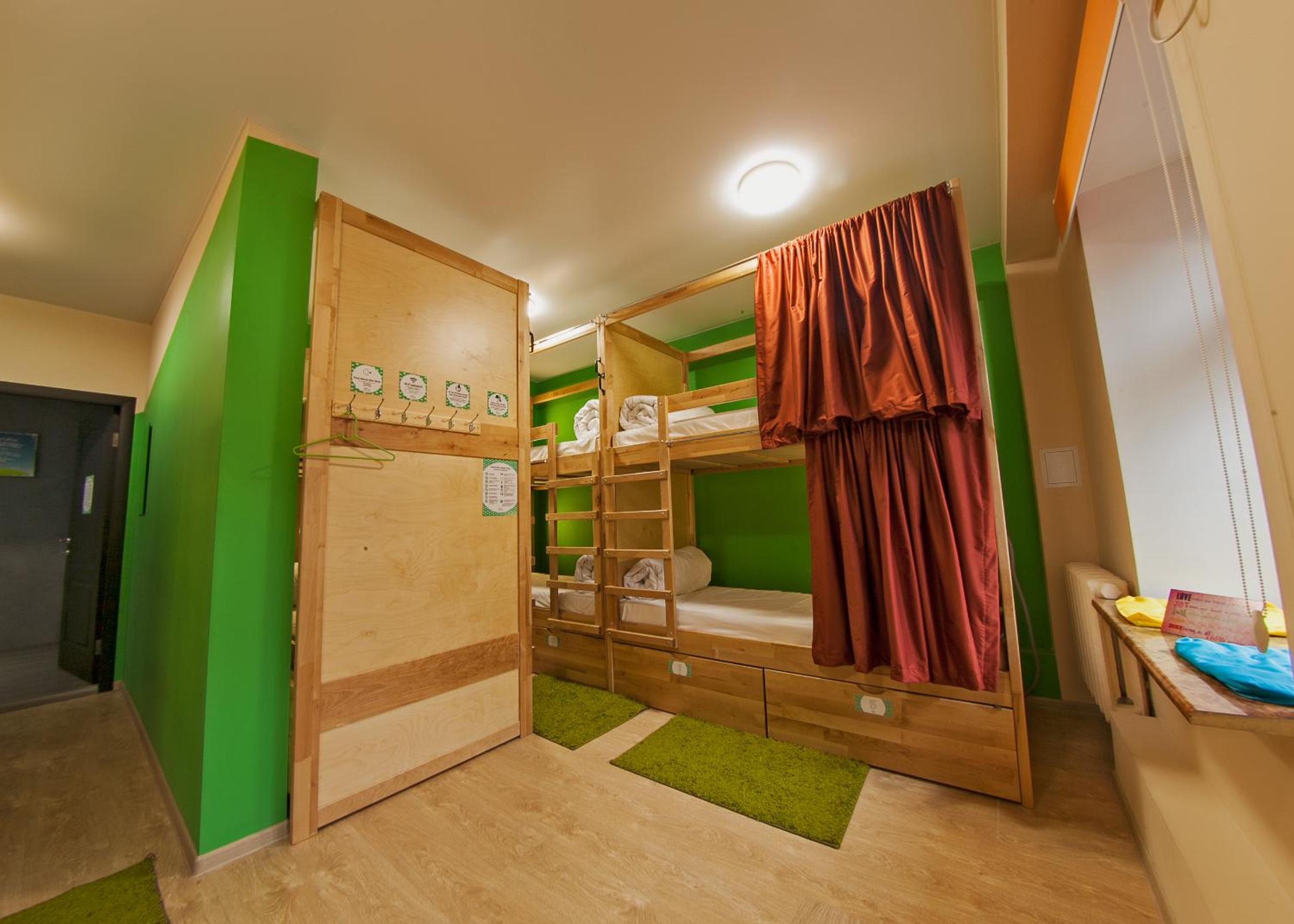 Bed in 10-Bed Mixed Dormitory Room photo 2