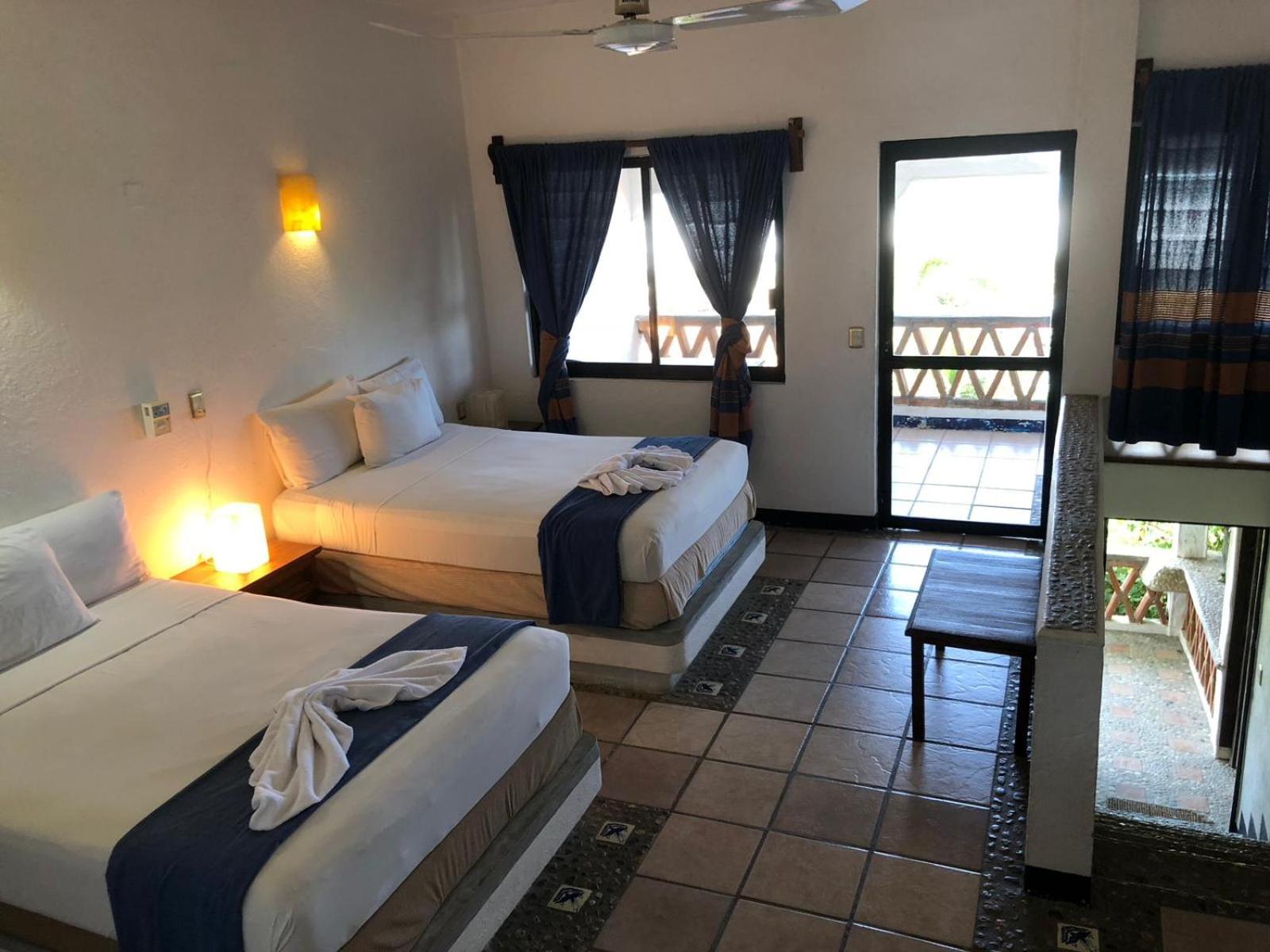 Deluxe Double Room with Balcony and Sea View