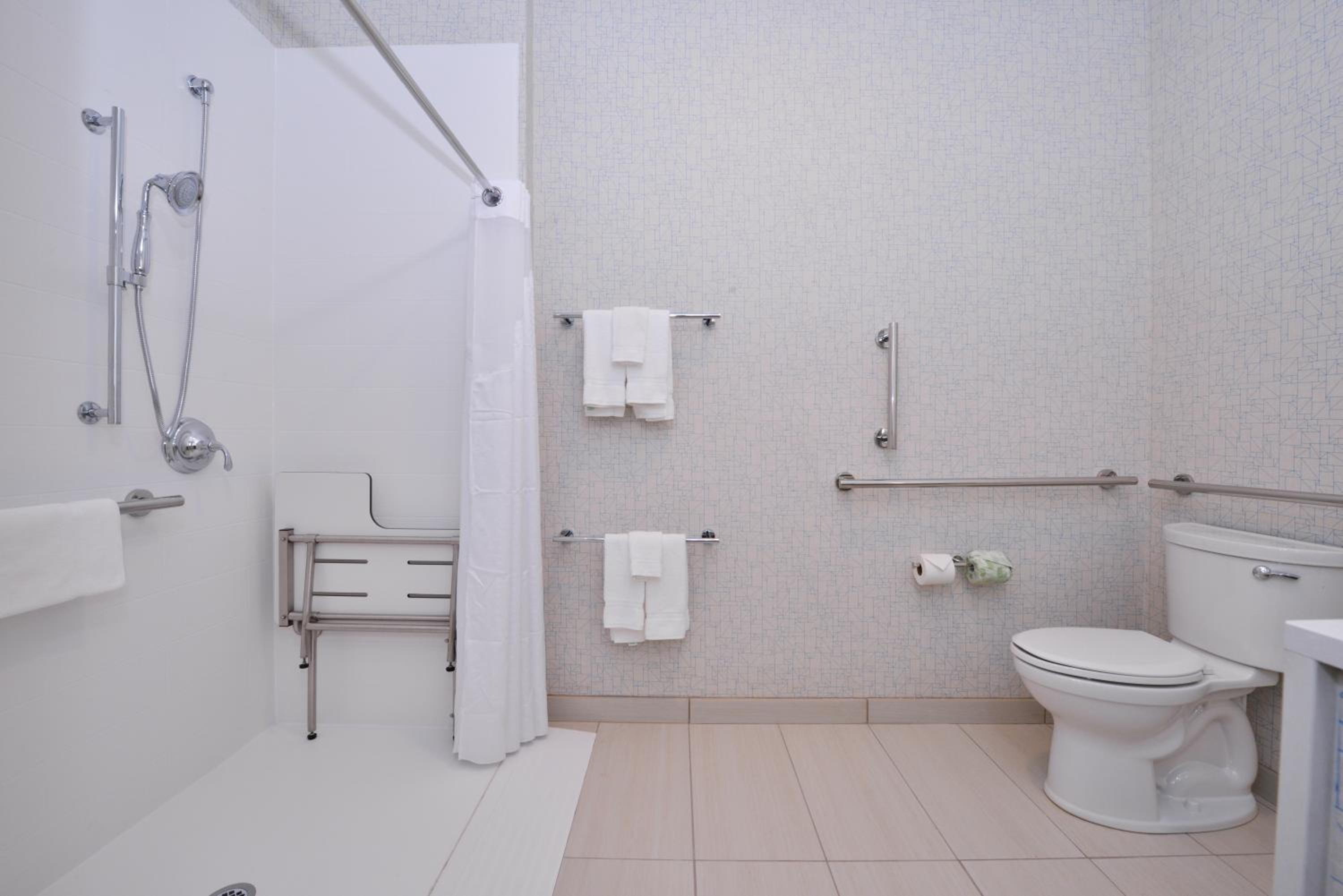 Standard Queen Room with Two Queen Beds and Mobility Accessible Roll-In Shower photo 3