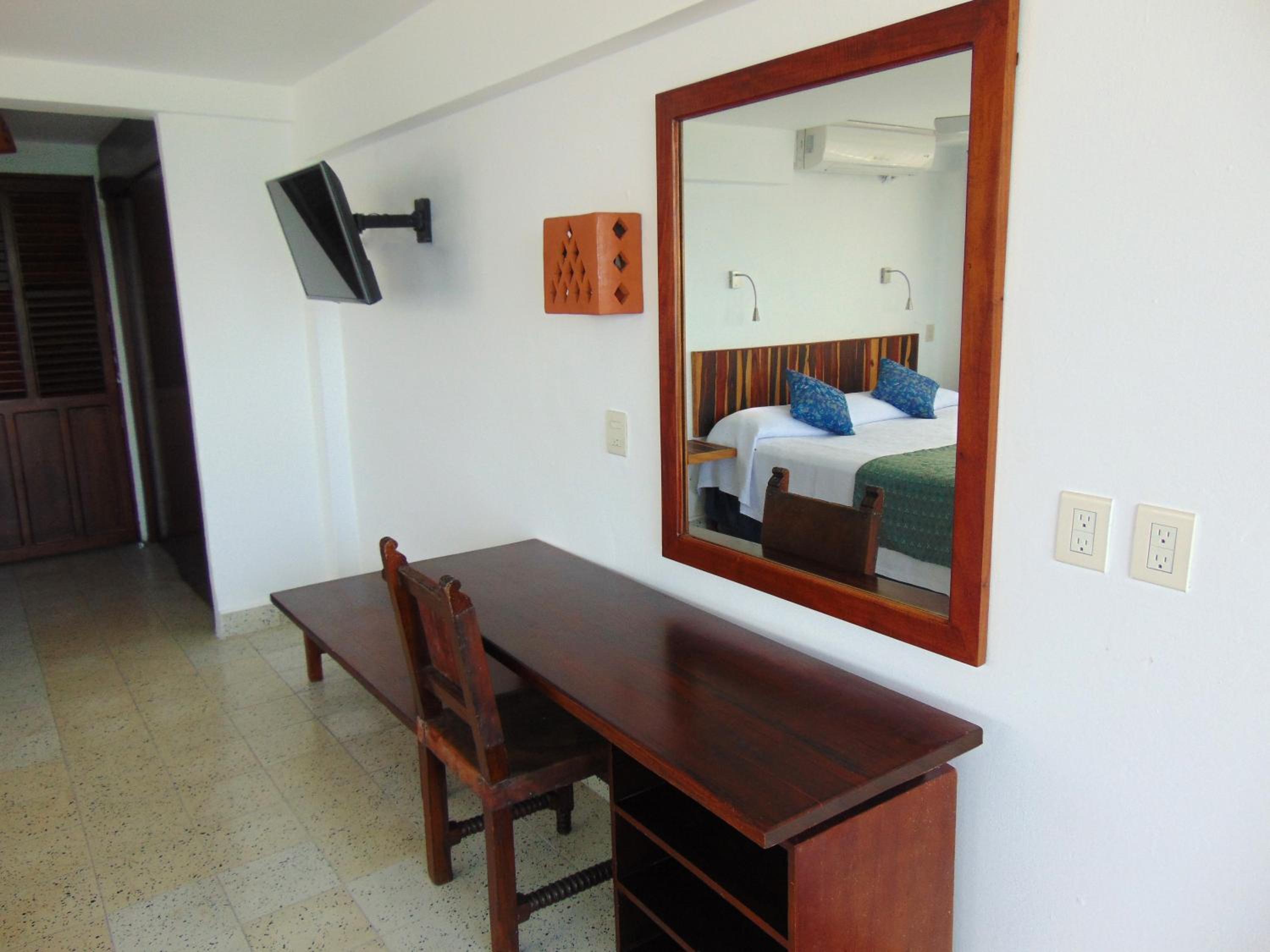 Standard Double Room with Two Double Beds - Photo 5