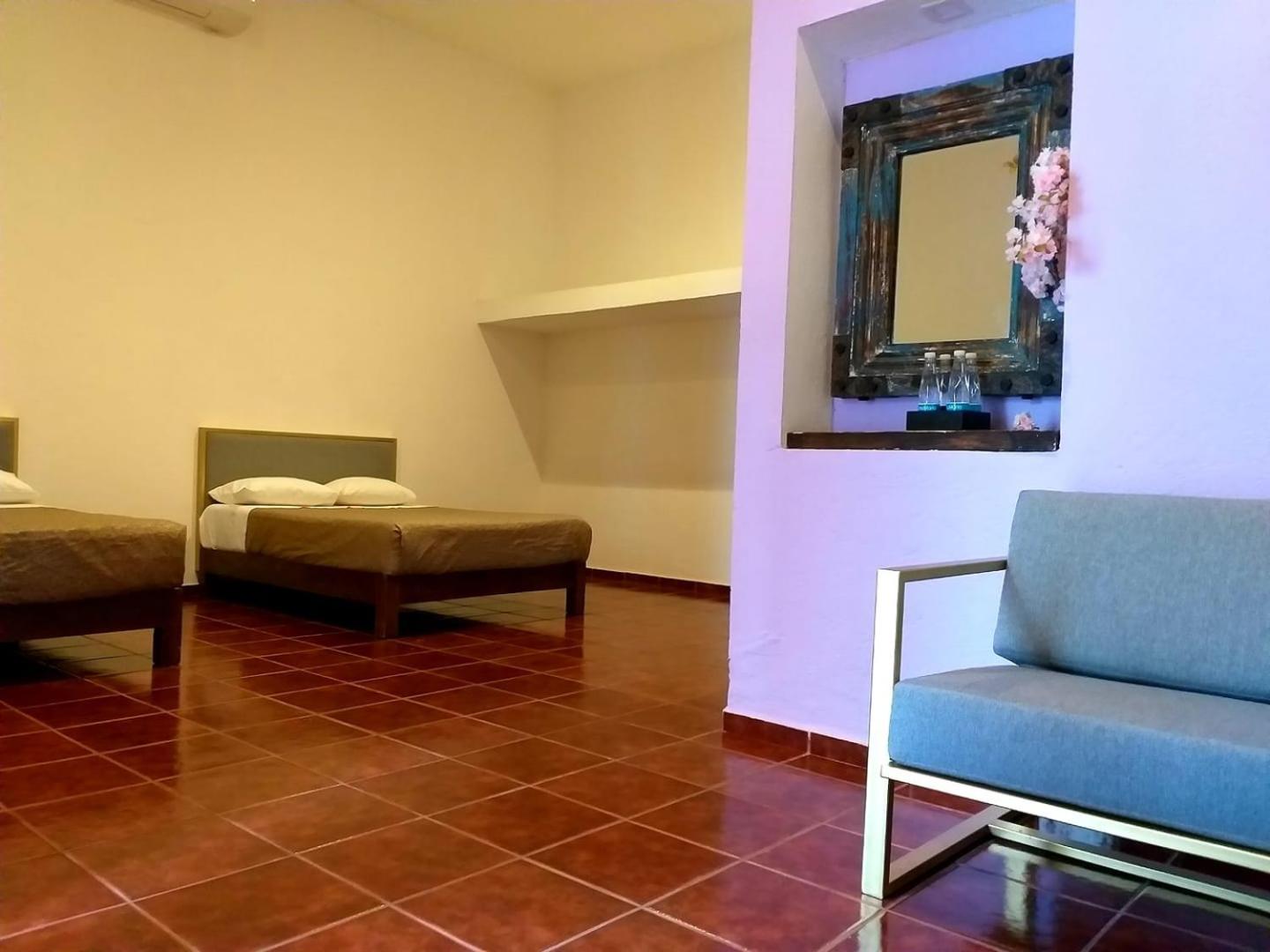 Quadruple Room with Private Bathroom photo 3