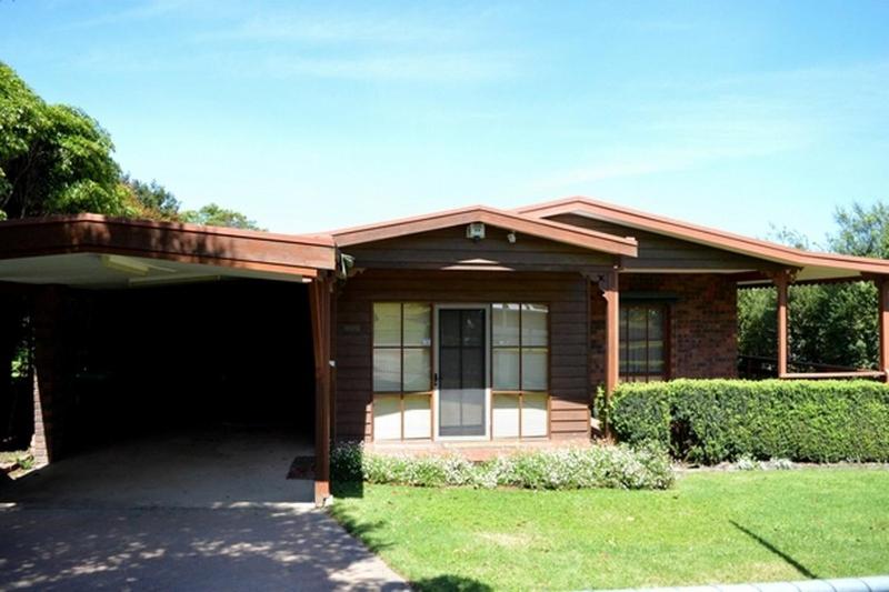 Three-Bedroom Holiday Home - Lisieux photo 3