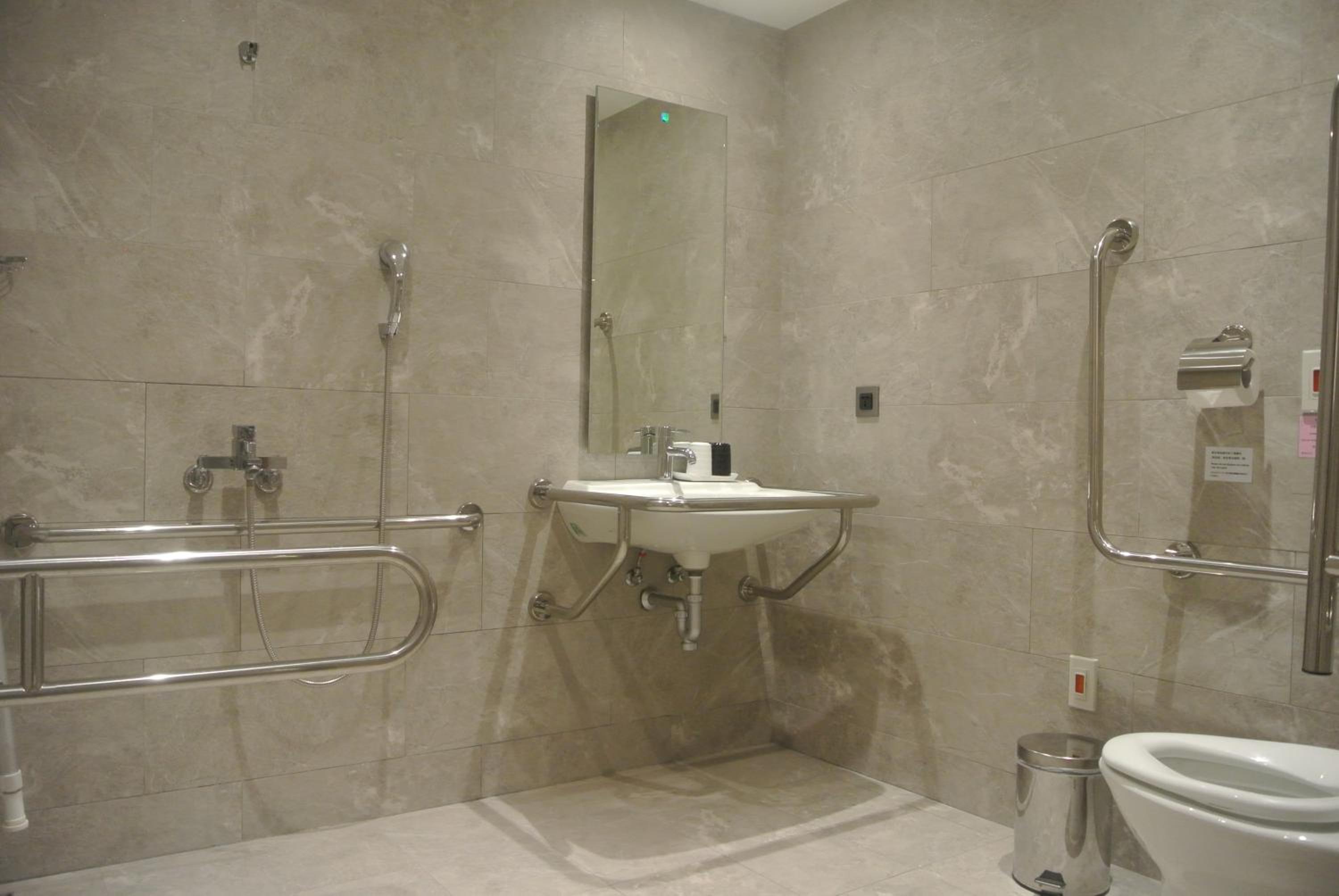 Triple Room - Disability Access photo 3