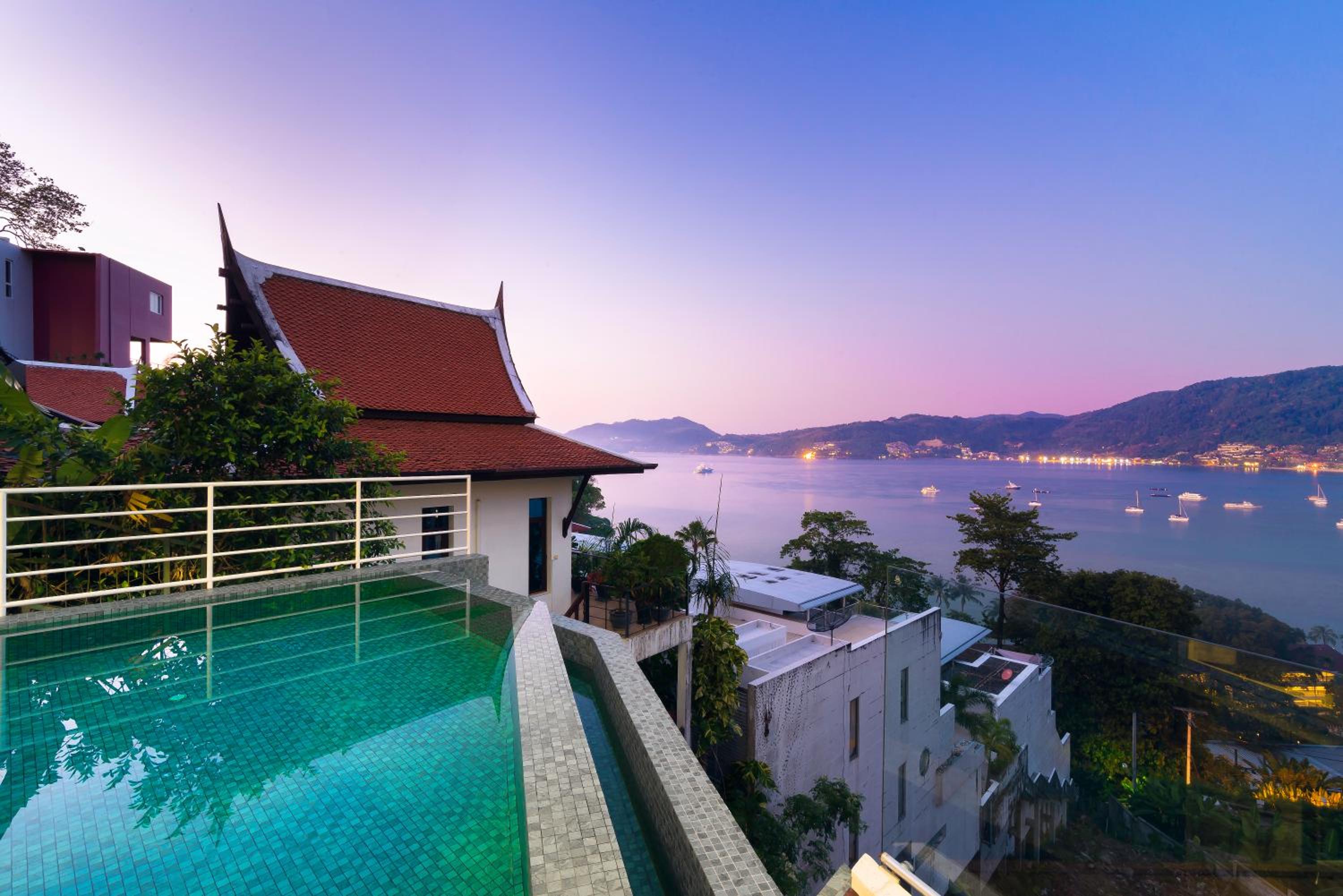 Villa with Private Pool - Photo 8