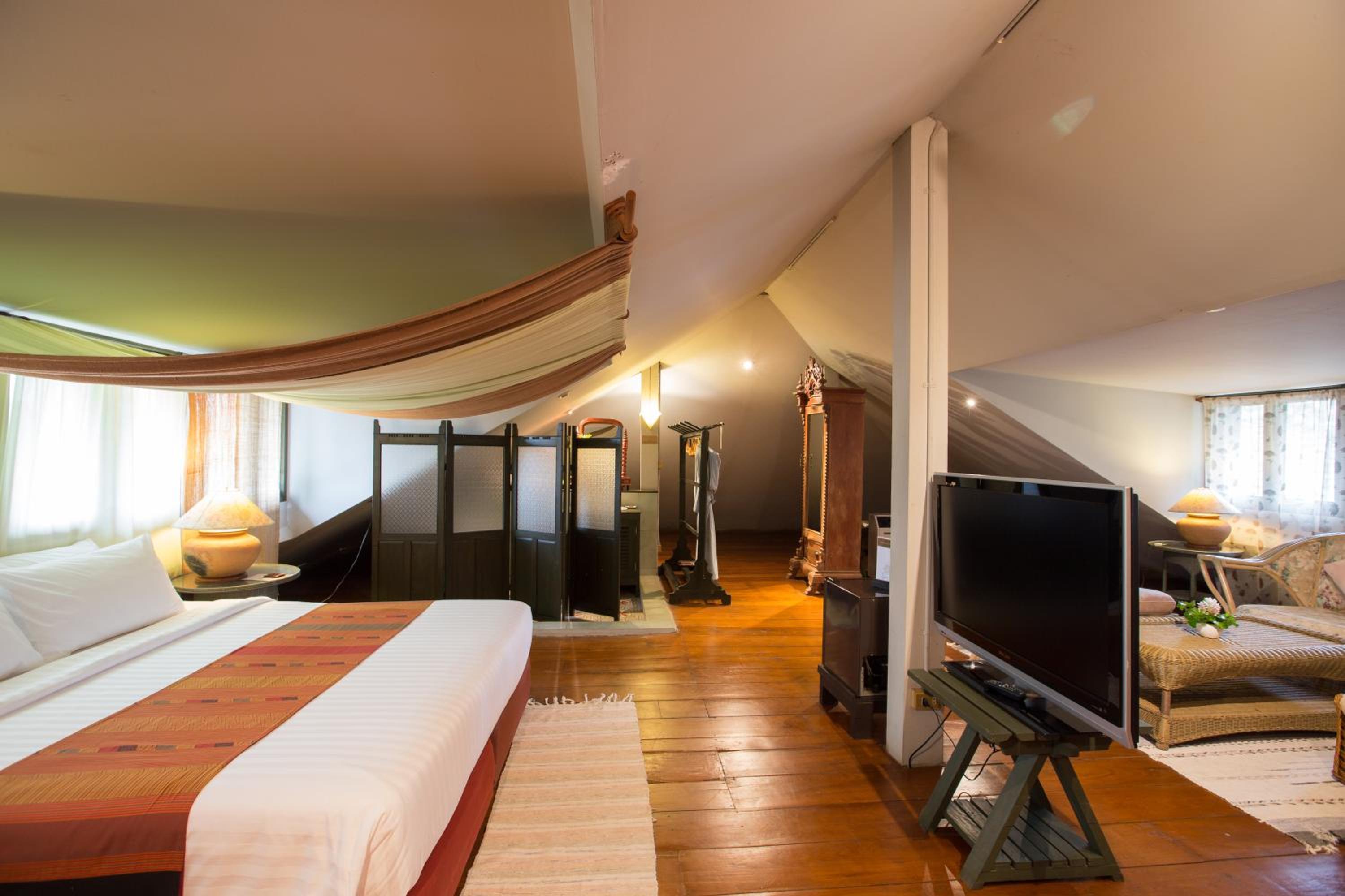Duplex Suite - Photo 3