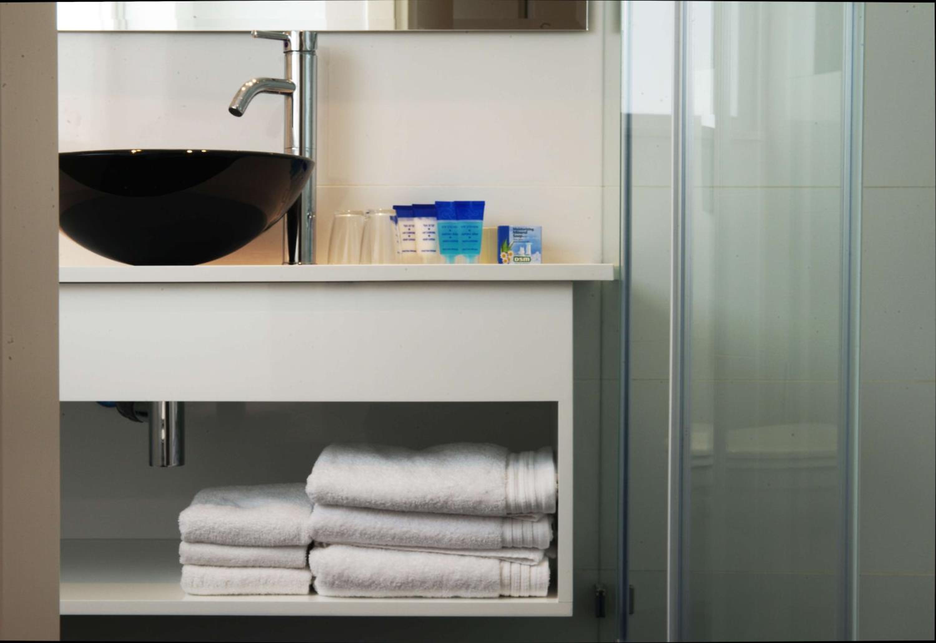Junior Queen Suite - Photo 2
