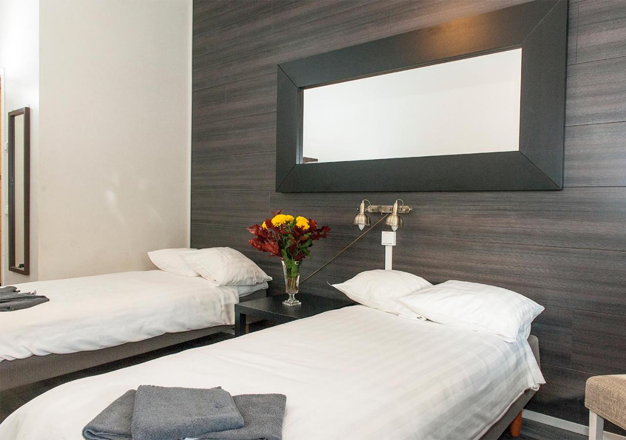 Twin Room - Photo 2