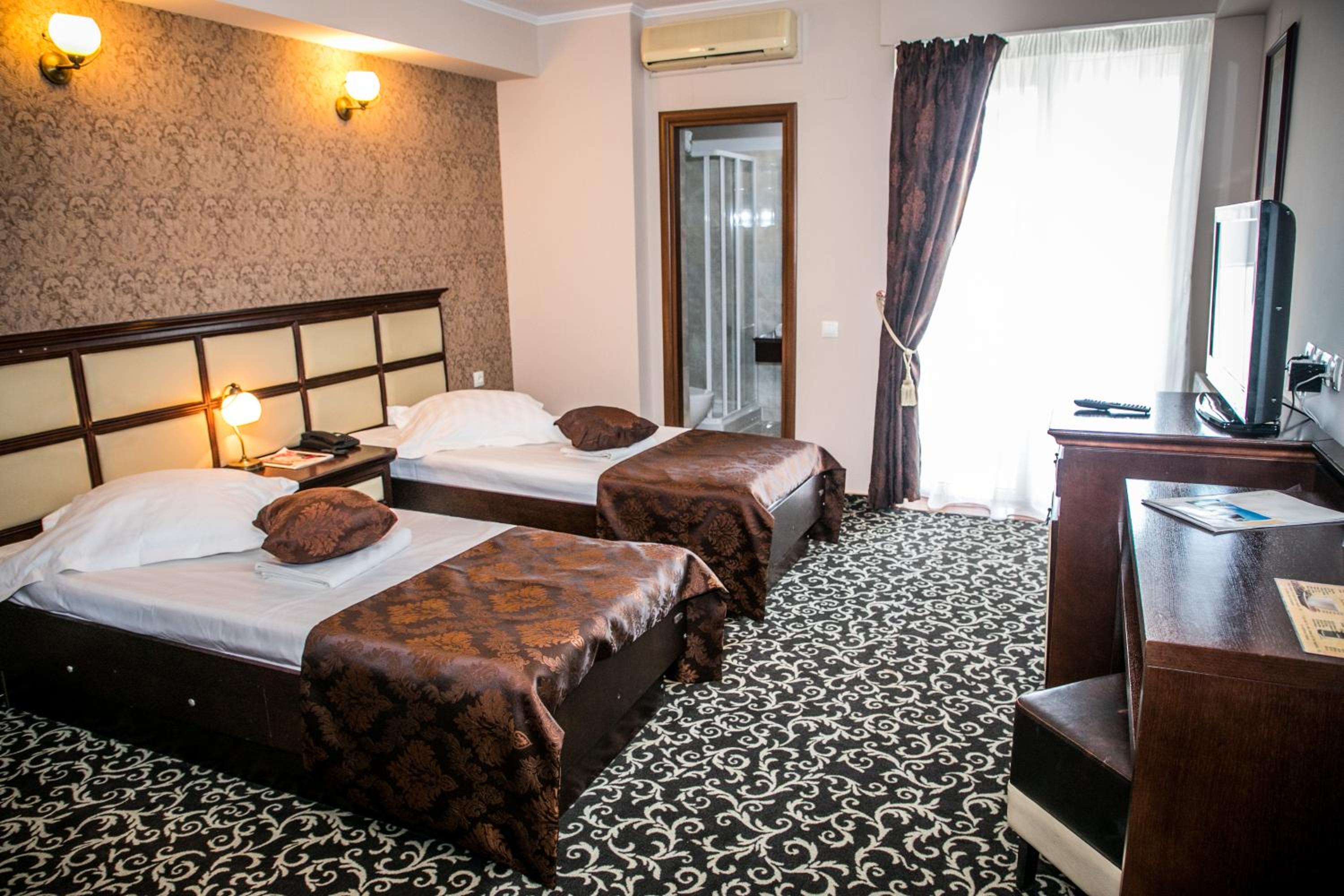 Twin Room - Photo 1