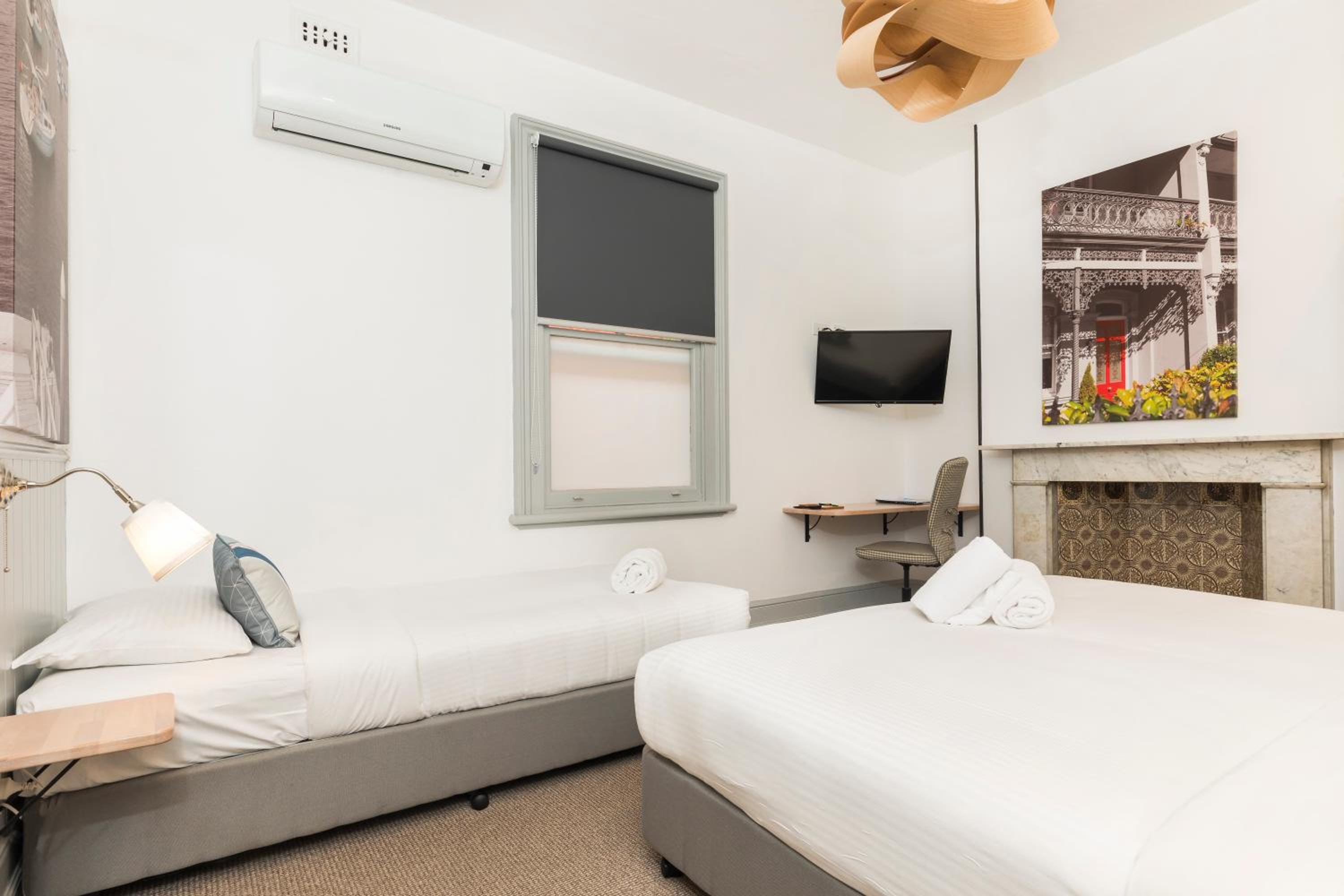 Triple Room with Shared Bathroom thumbnail 5