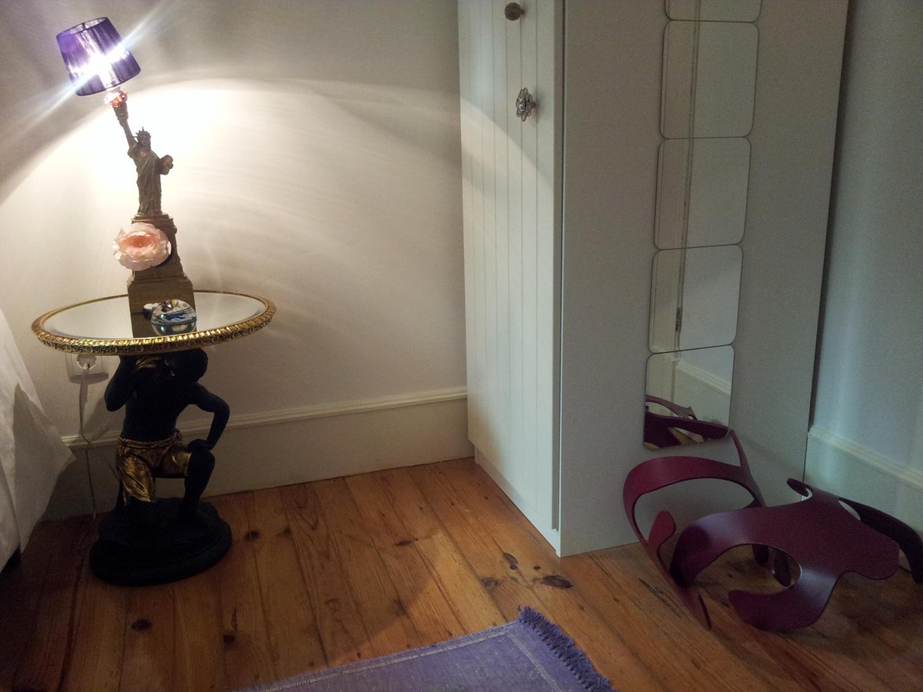 Single Room with Shared Bathroom photo 3