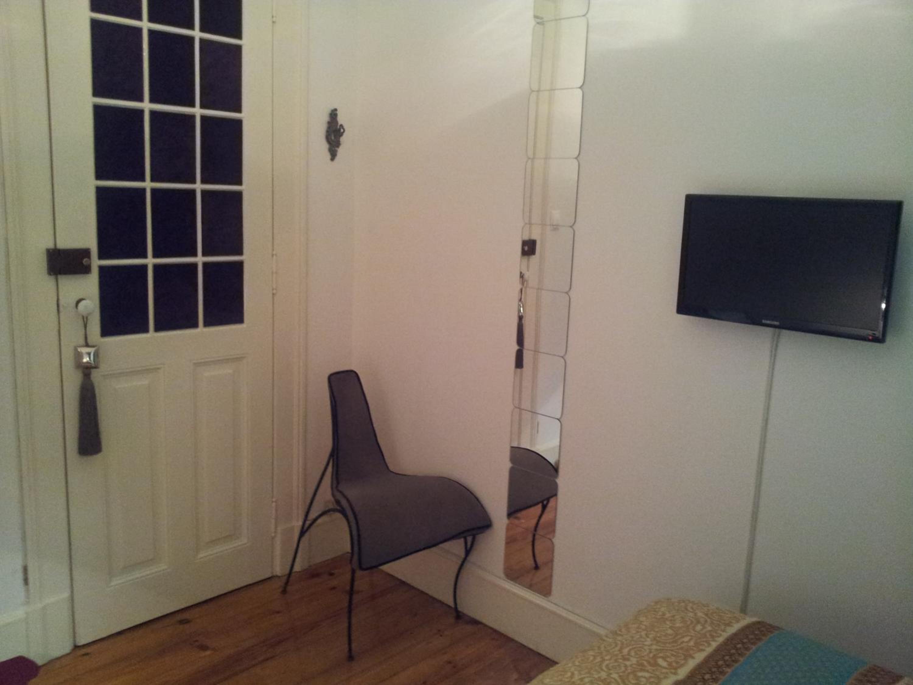 Single Room with Shared Bathroom photo 2