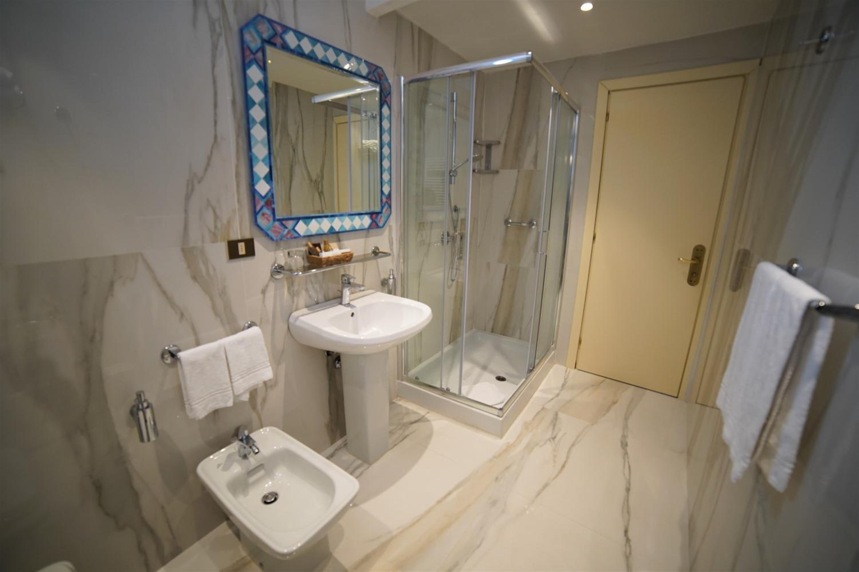 Superior Double Room - Photo 2