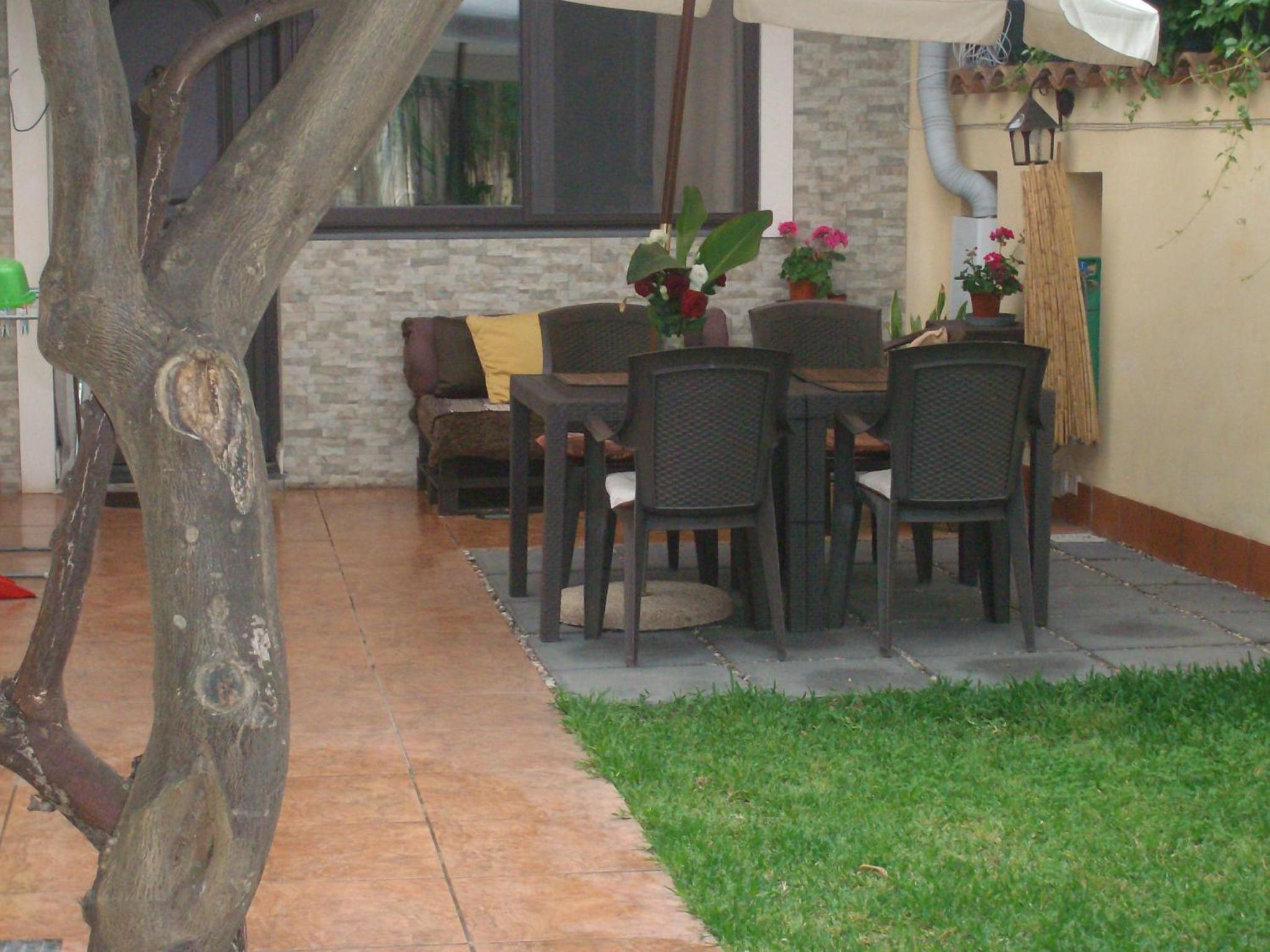 One-Bedroom House photo 2