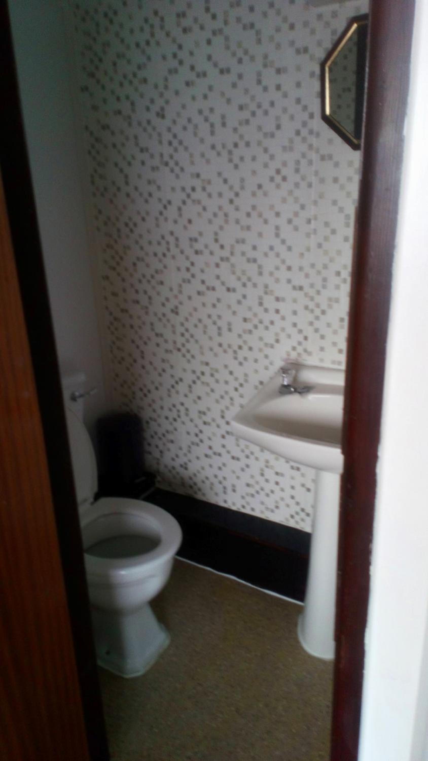 Double Room with Private Bathroom - Photo 4