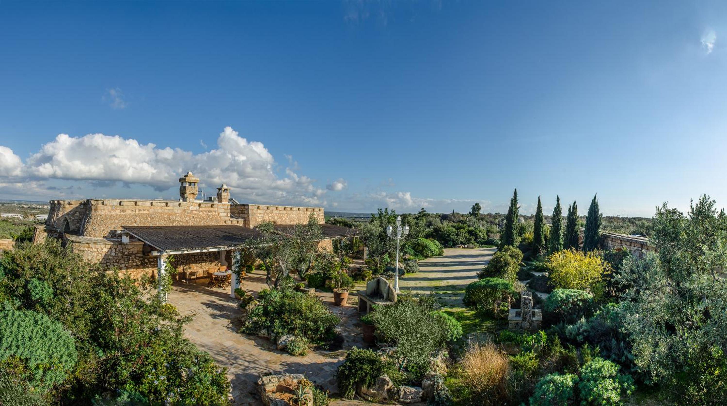 Villa photo 1