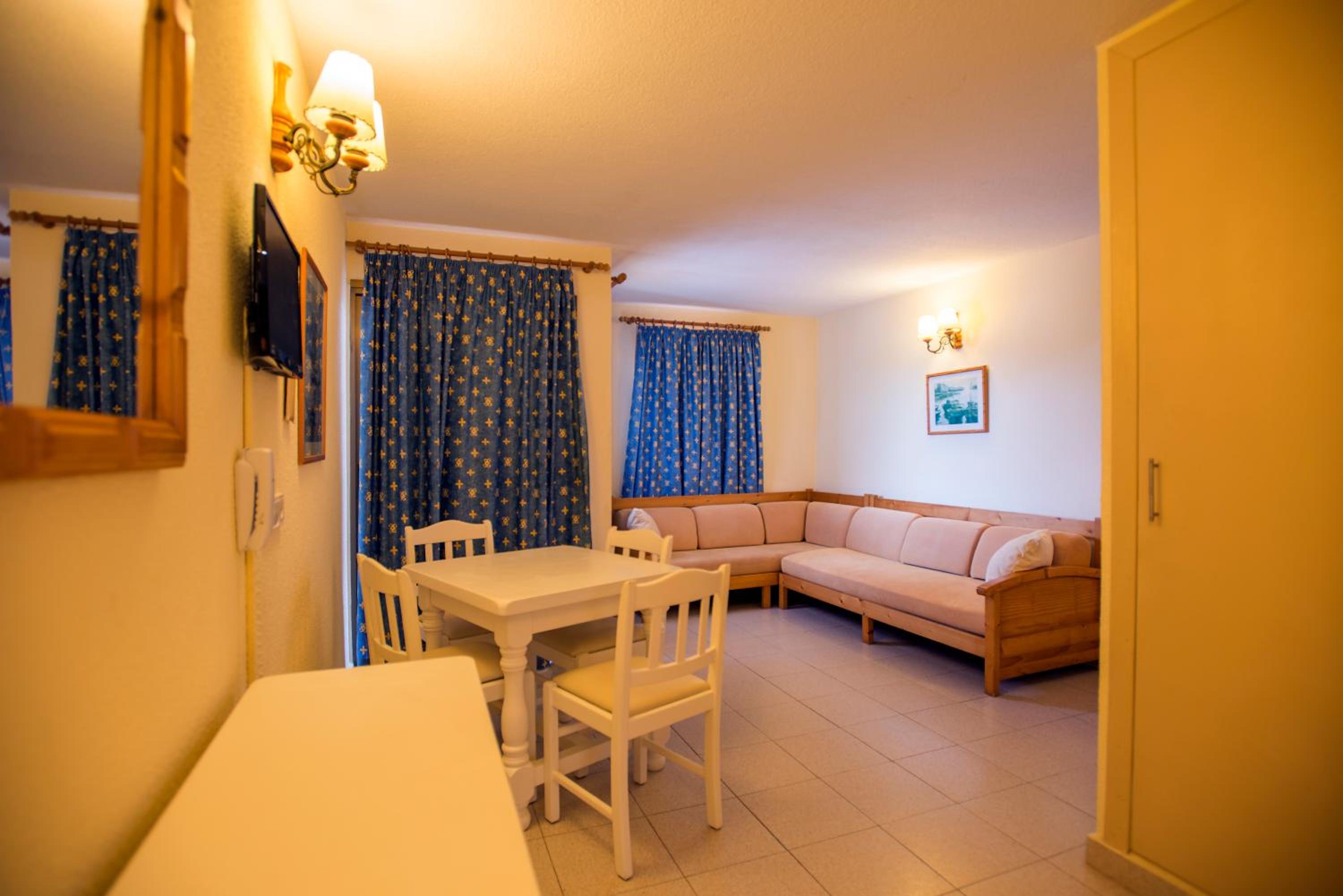Apartamento de una habitación (2 adultos + 2 niños)