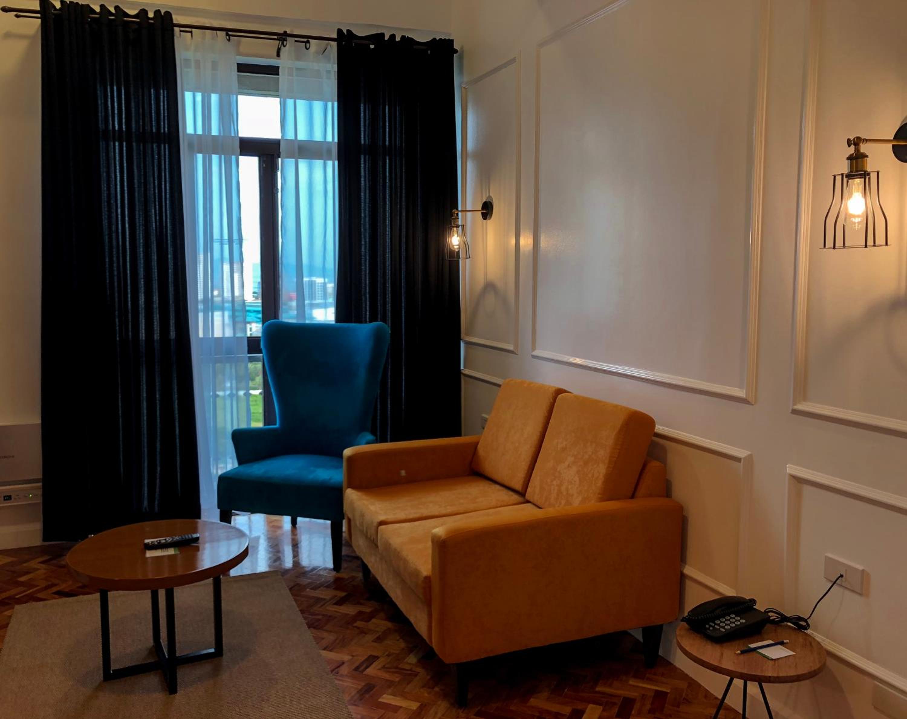 Two Bedroom Premium Family - Photo 7