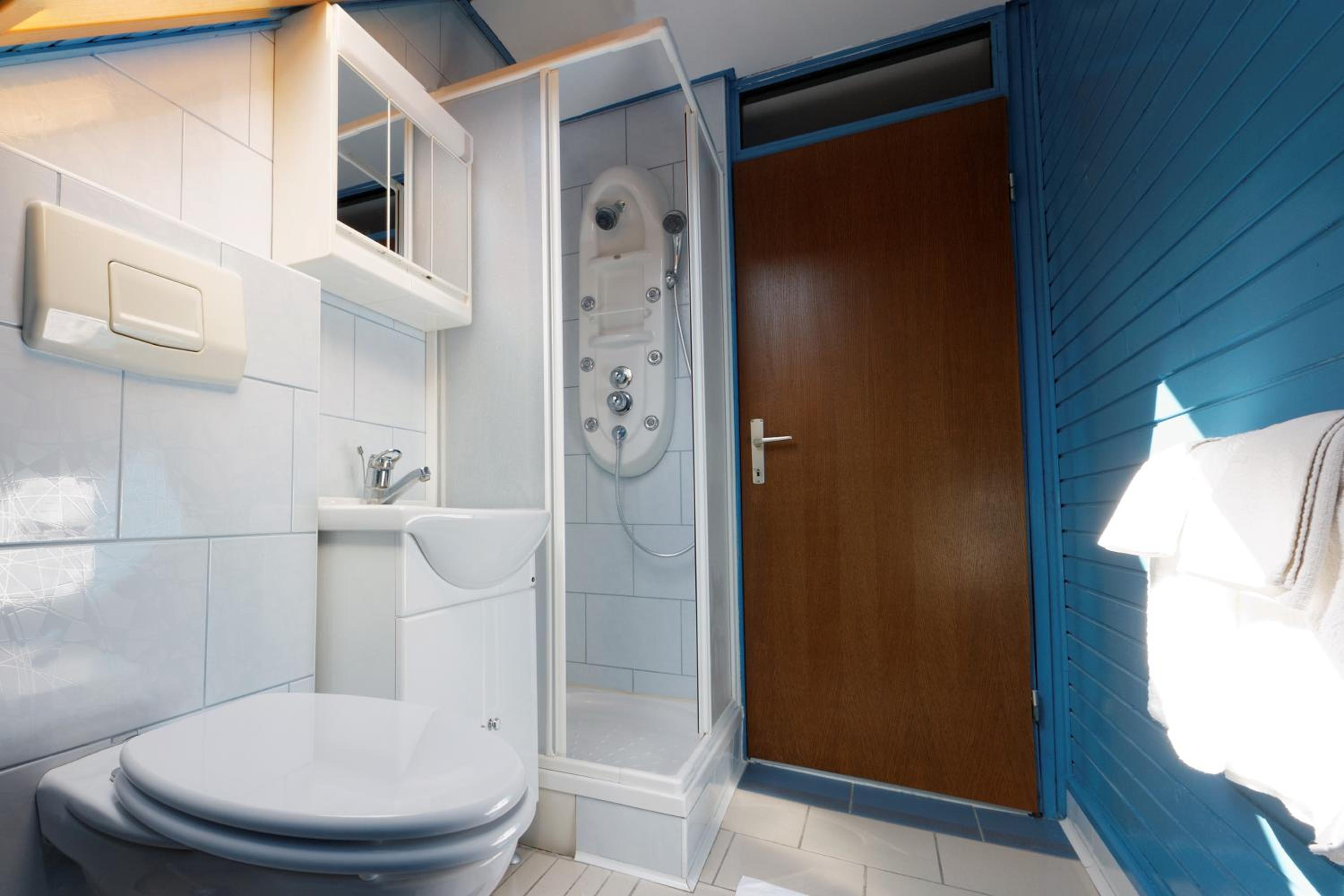 Triple Room with Balcony - Photo 7