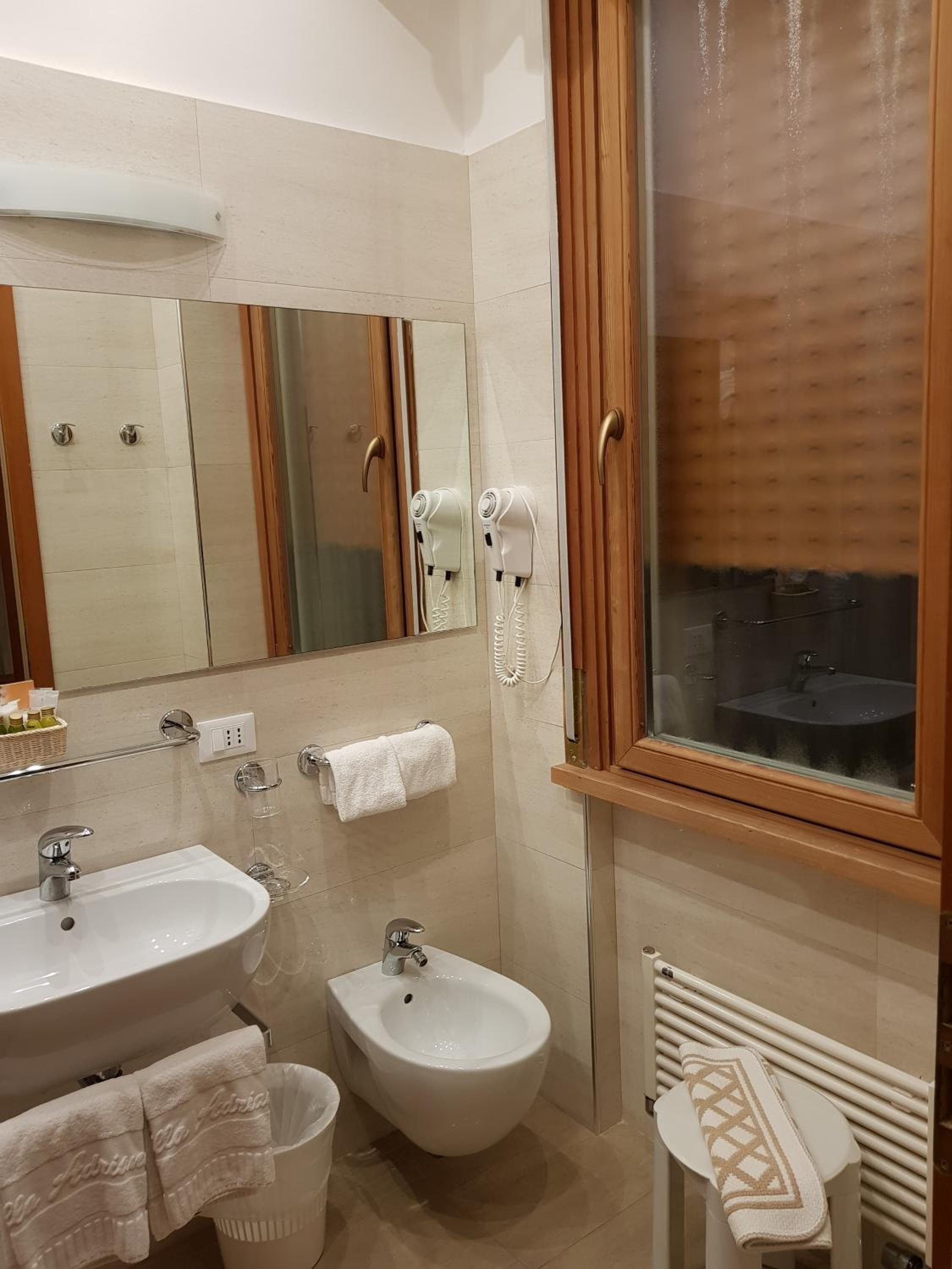 Economy Double Room photo 2