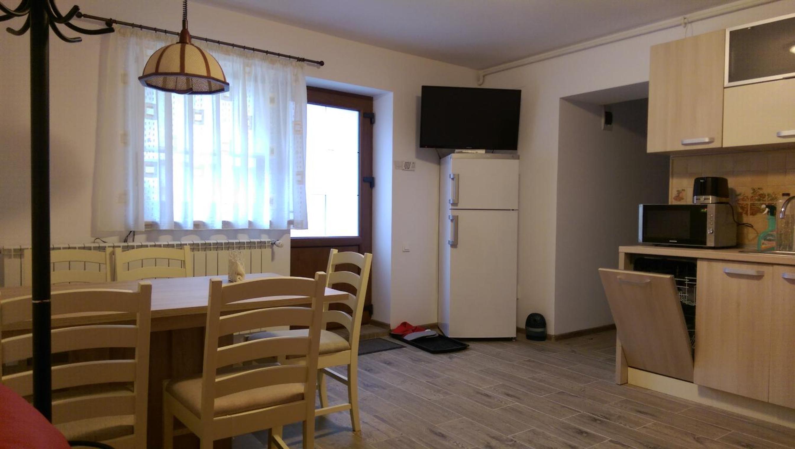 Apartment with Terrace - Photo 11