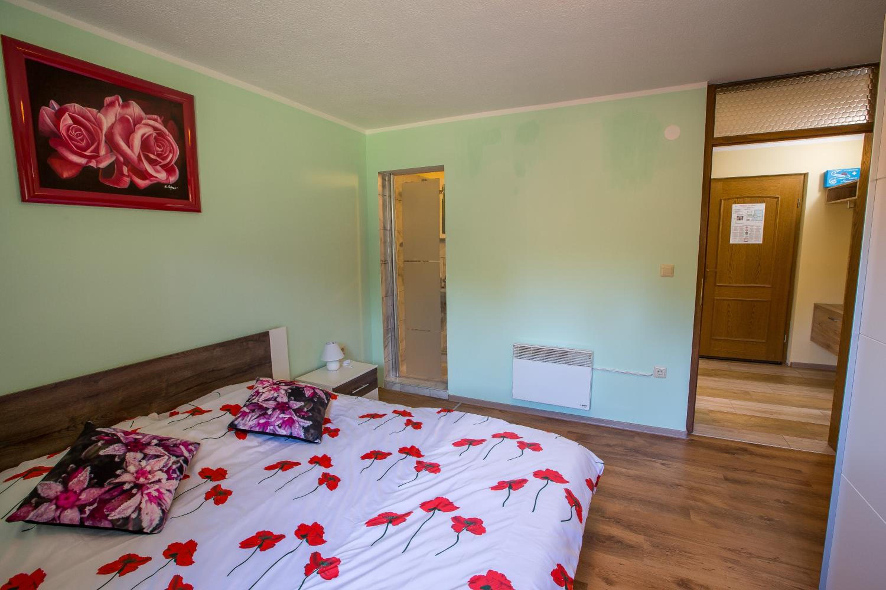One - Bedroom Apartment with Balcony - Photo 10