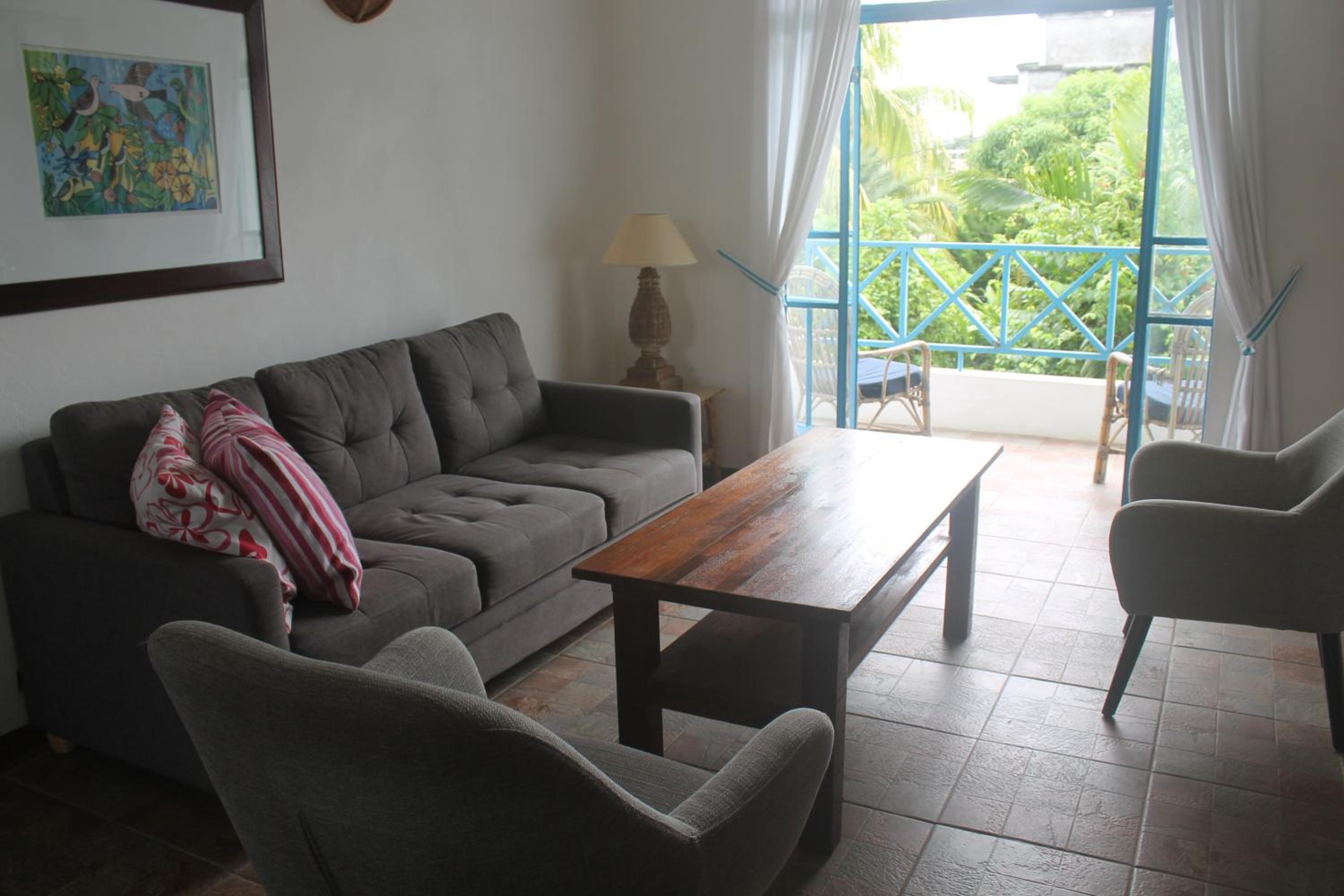 Two-Bedroom Apartment with Balcony photo 3