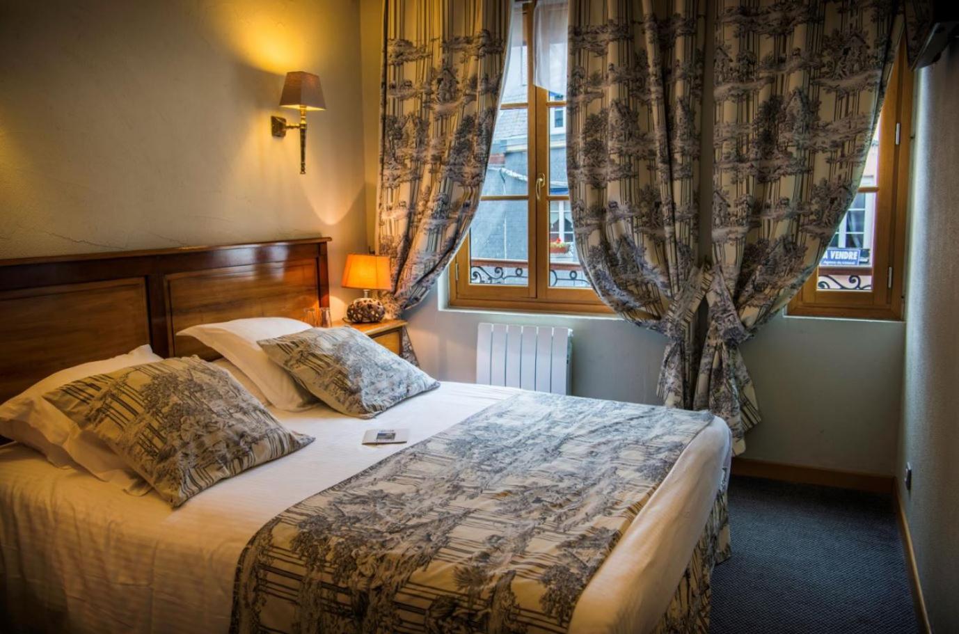 Standard Double Room - Photo 6