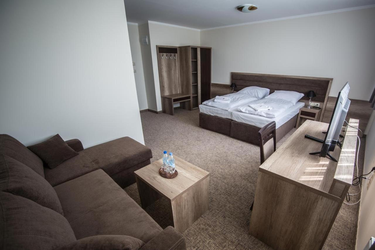 Deluxe Twin Room - Photo 8