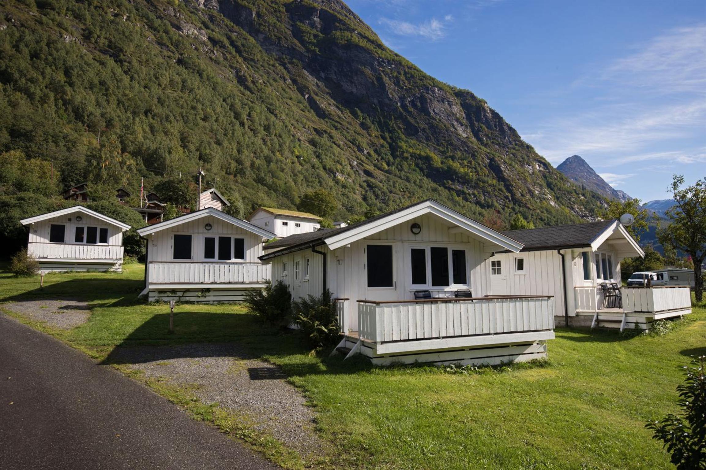 One-Bedroom Cottage with linen photo 2