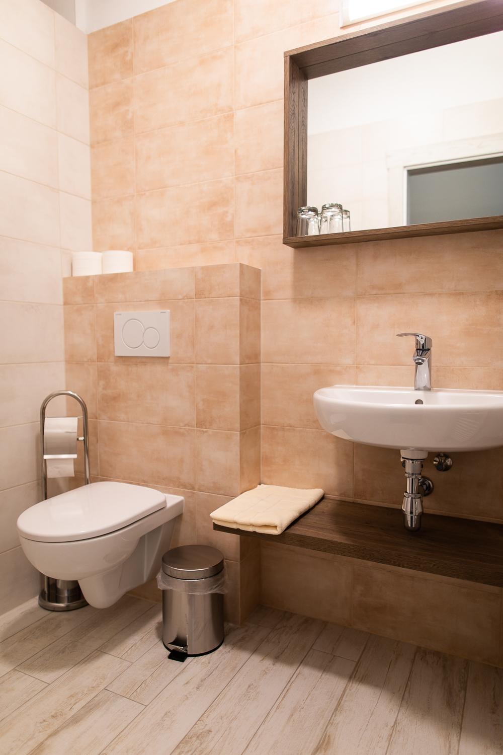Double or Twin Room - Photo 9