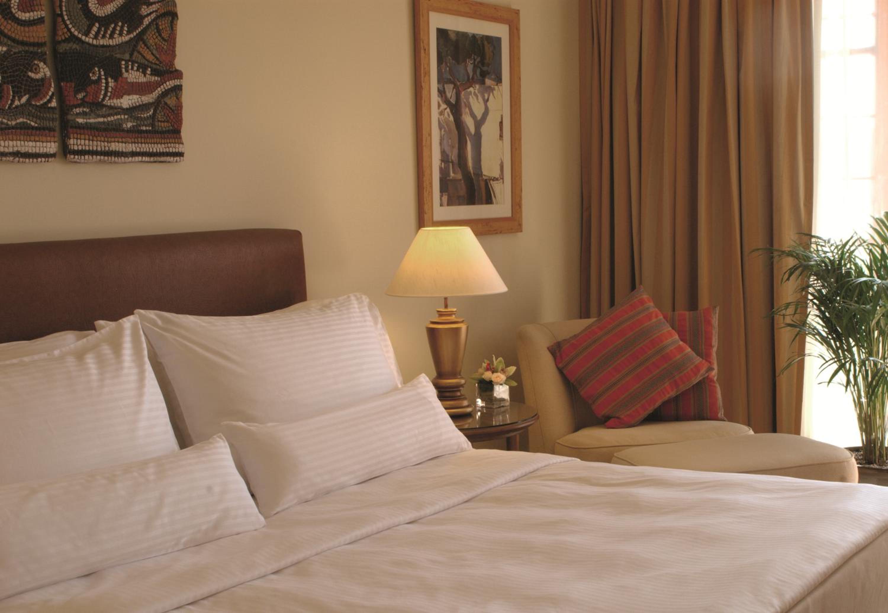 Deluxe King Room with Sea View - Photo 7