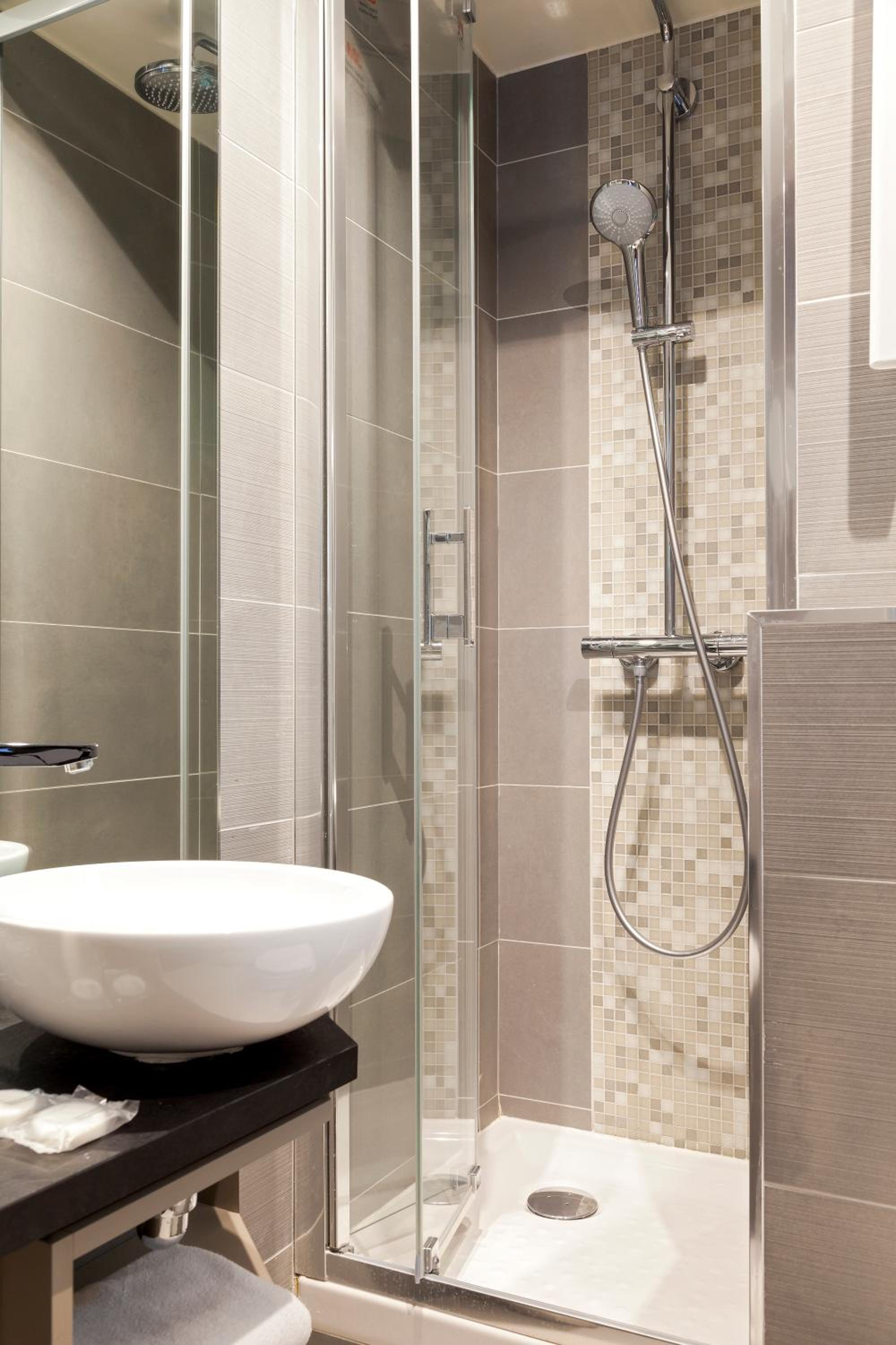 Superior double Room Paris view photo 3
