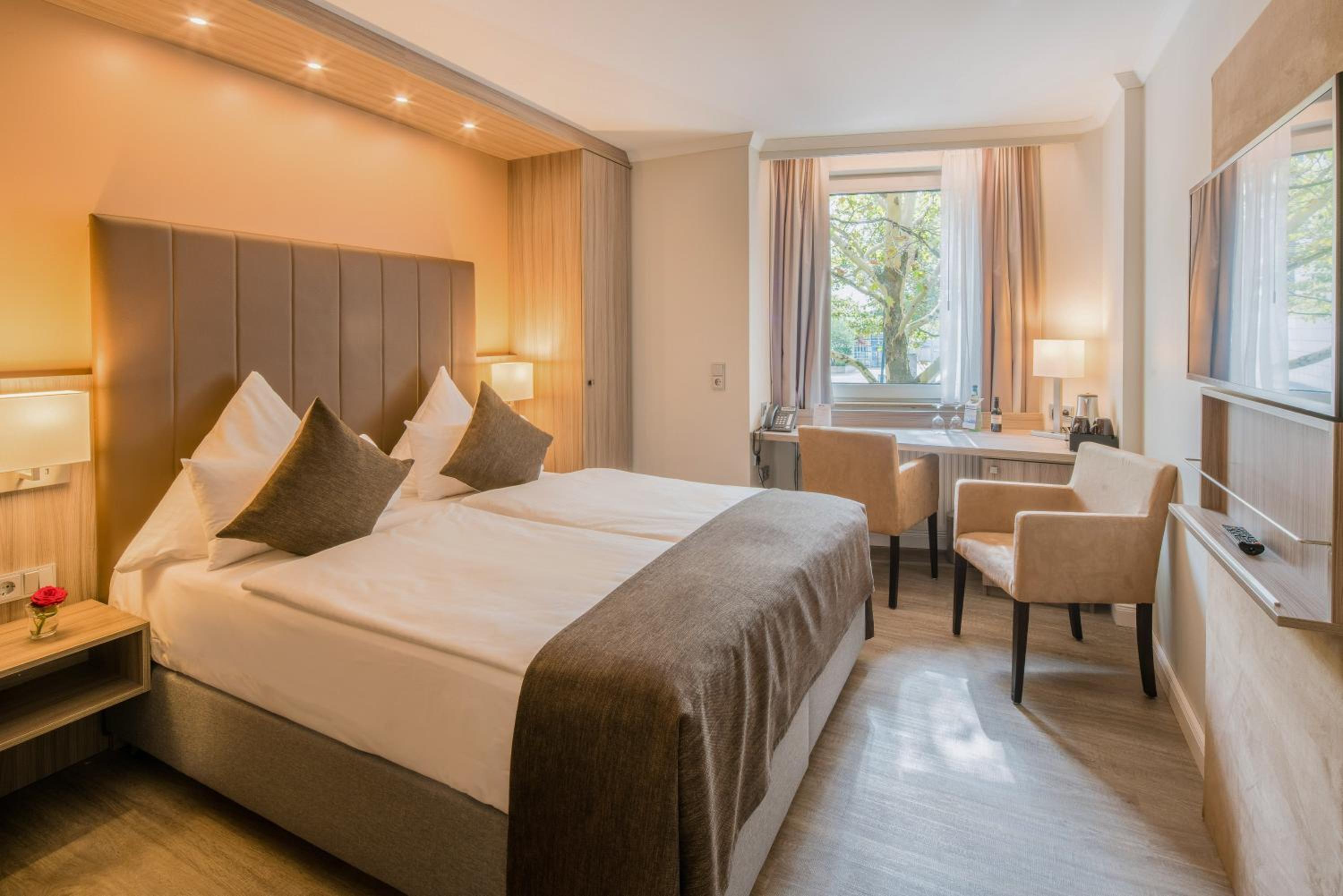 Comfort Queen Room photo 2