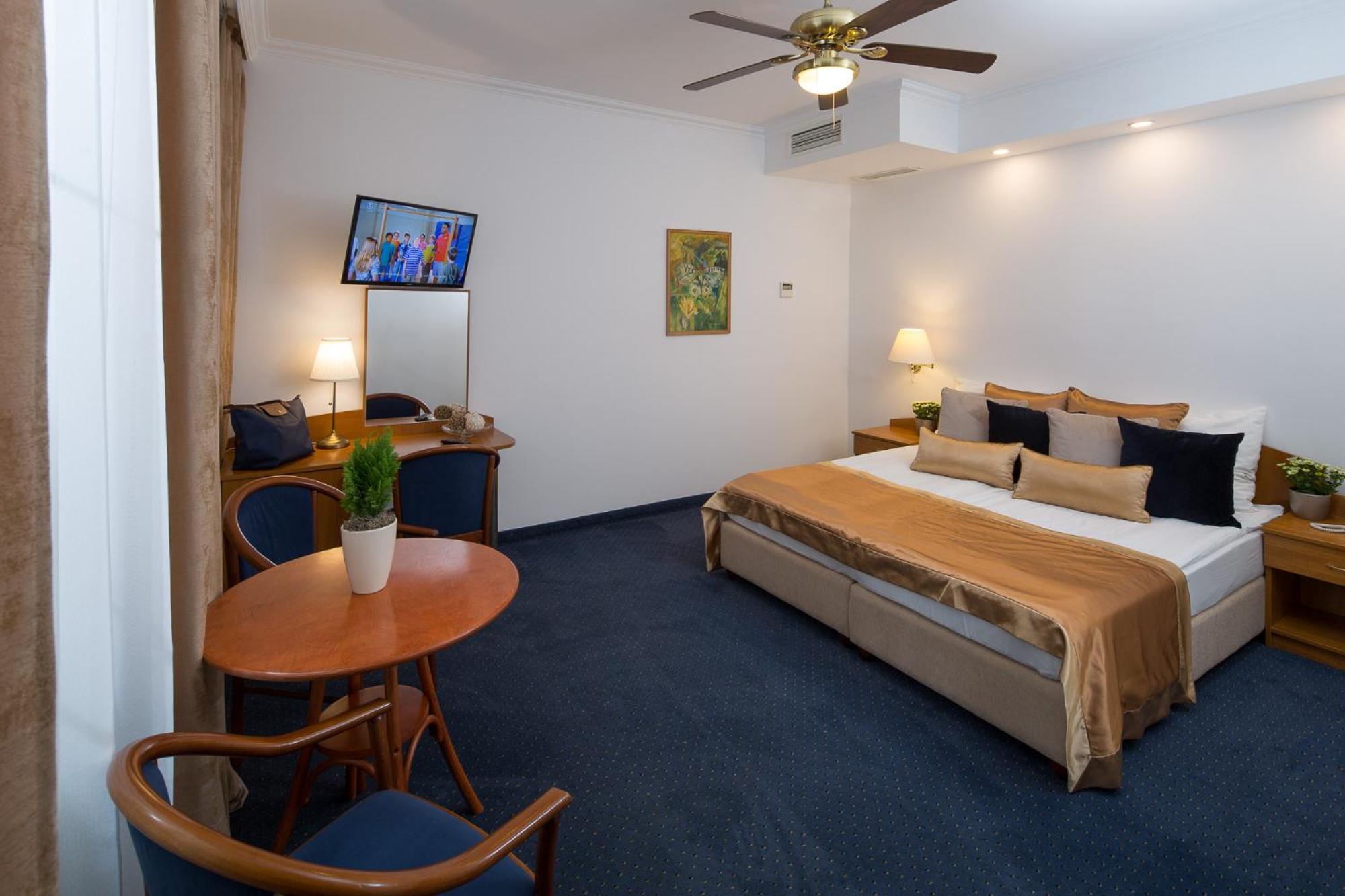 Superior Queen Room photo 2