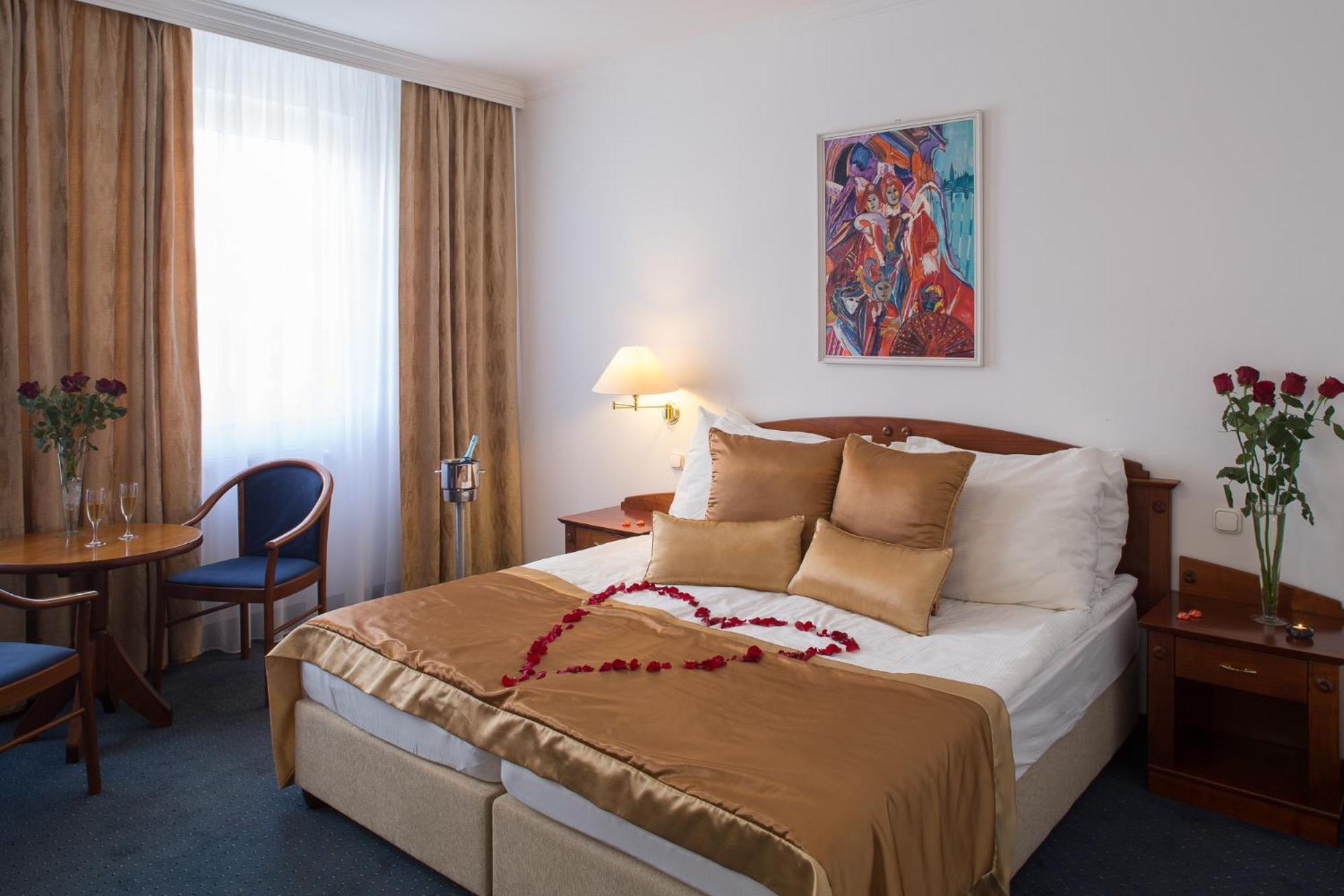 Standard Queen Room photo 1