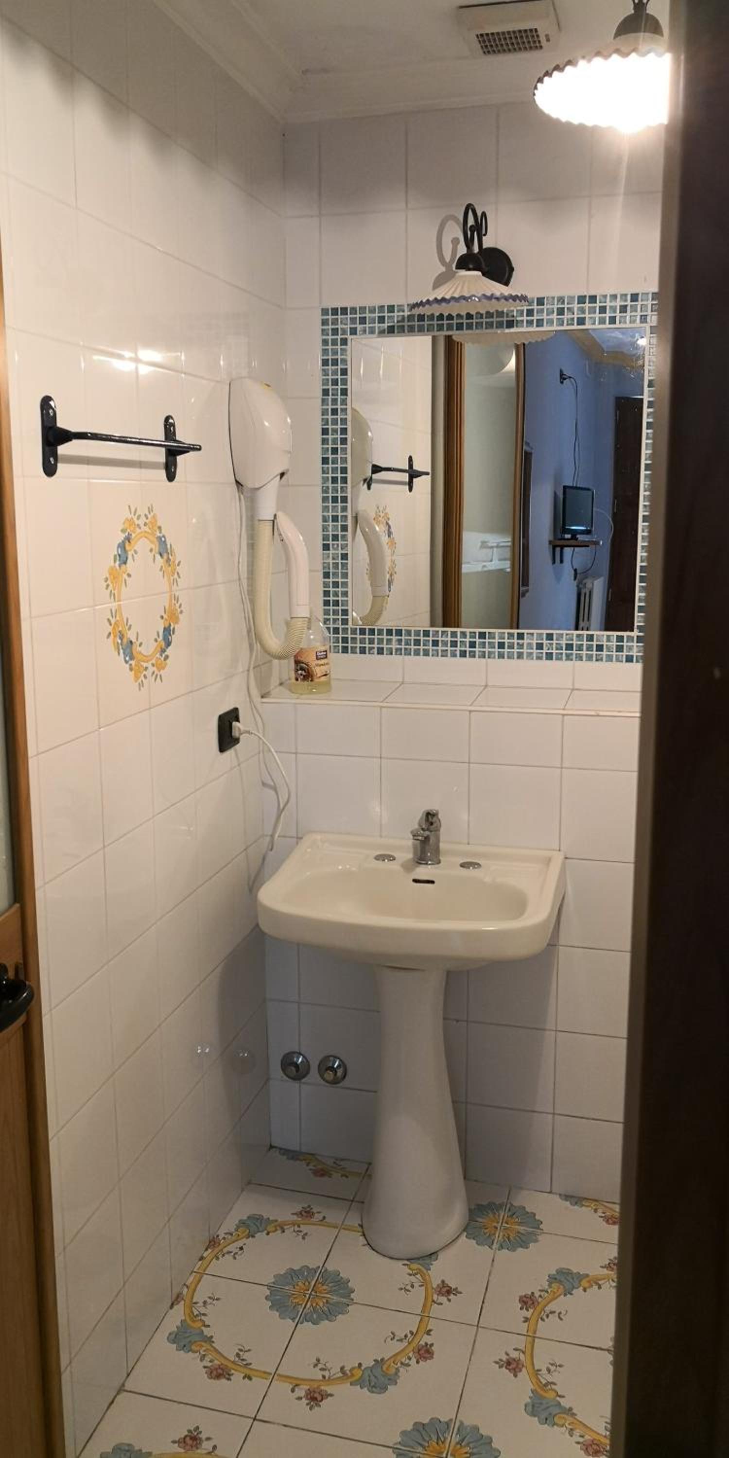 Double Room - Photo 2