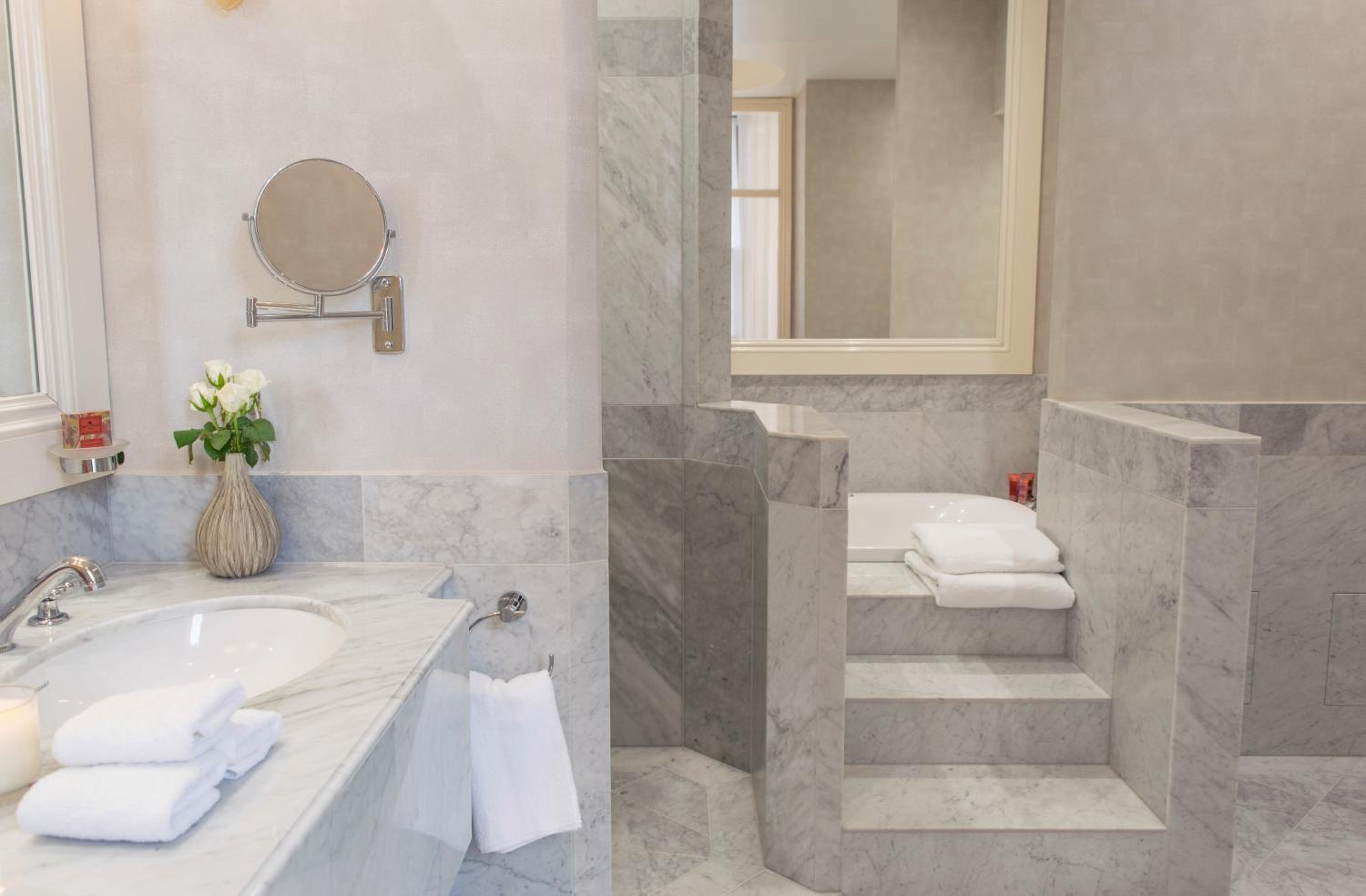 Junior Suite with Sea View - Photo 12