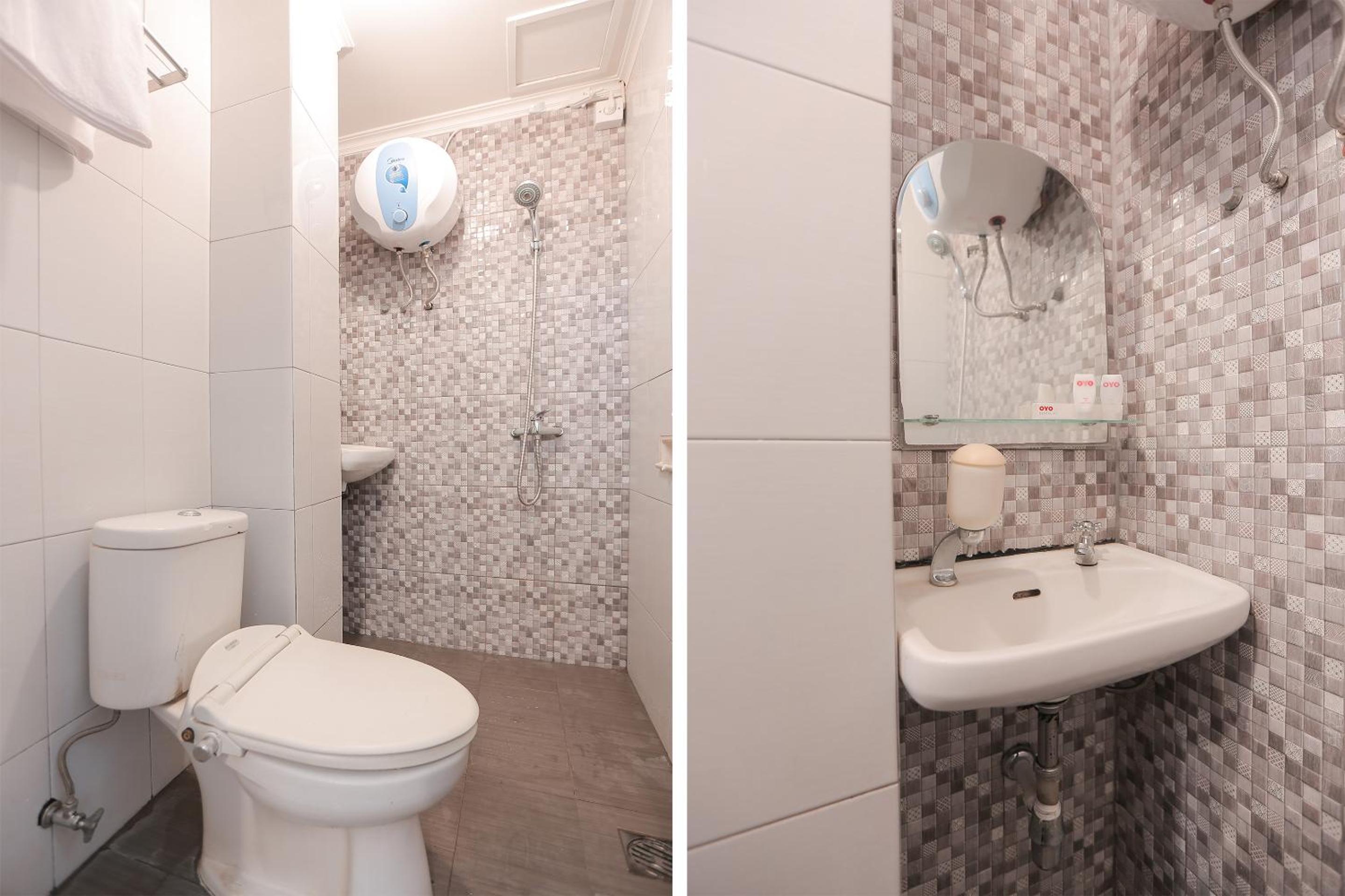 Standard Double Room - Photo 12