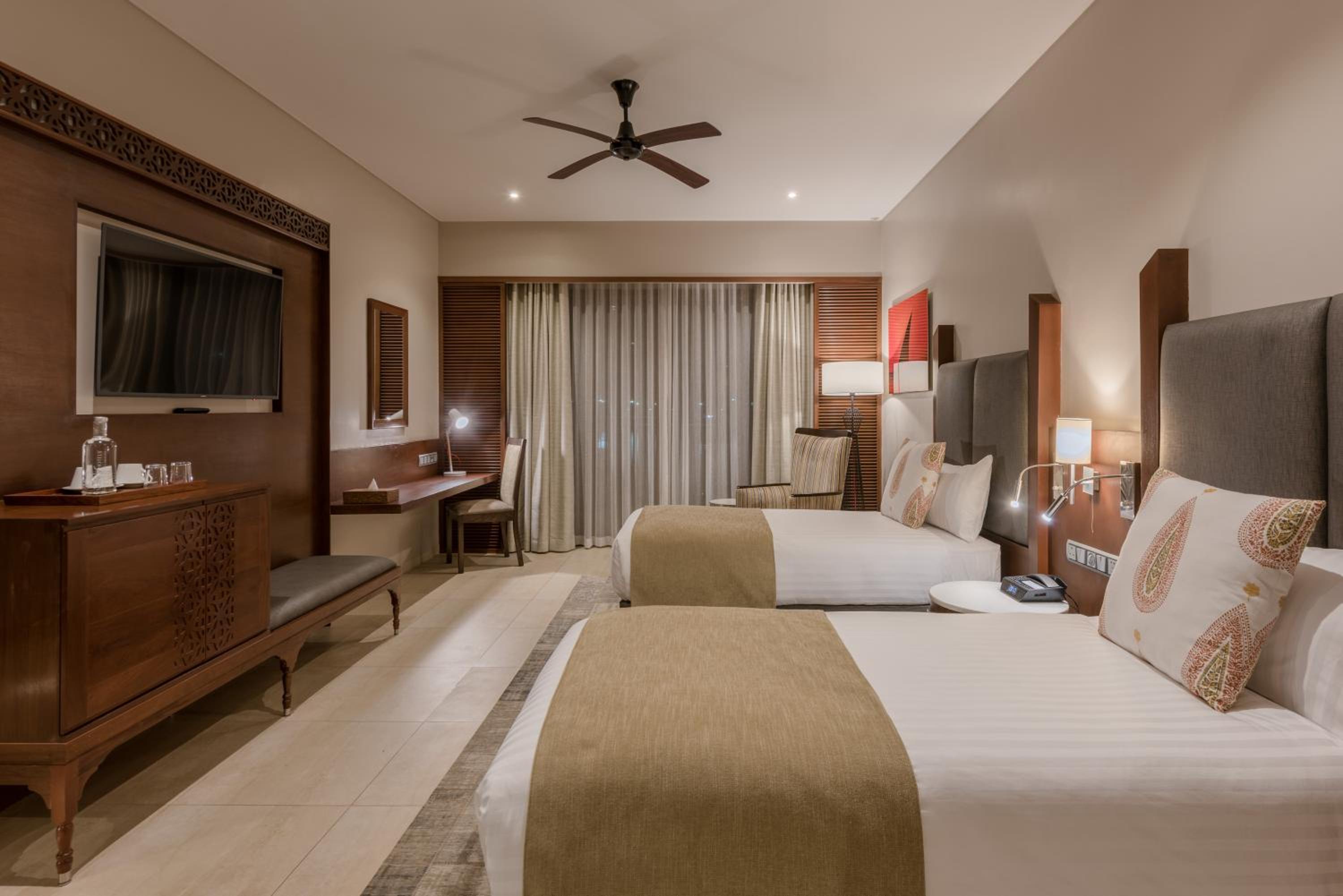 Executive Twin Room with Garden View photo 2