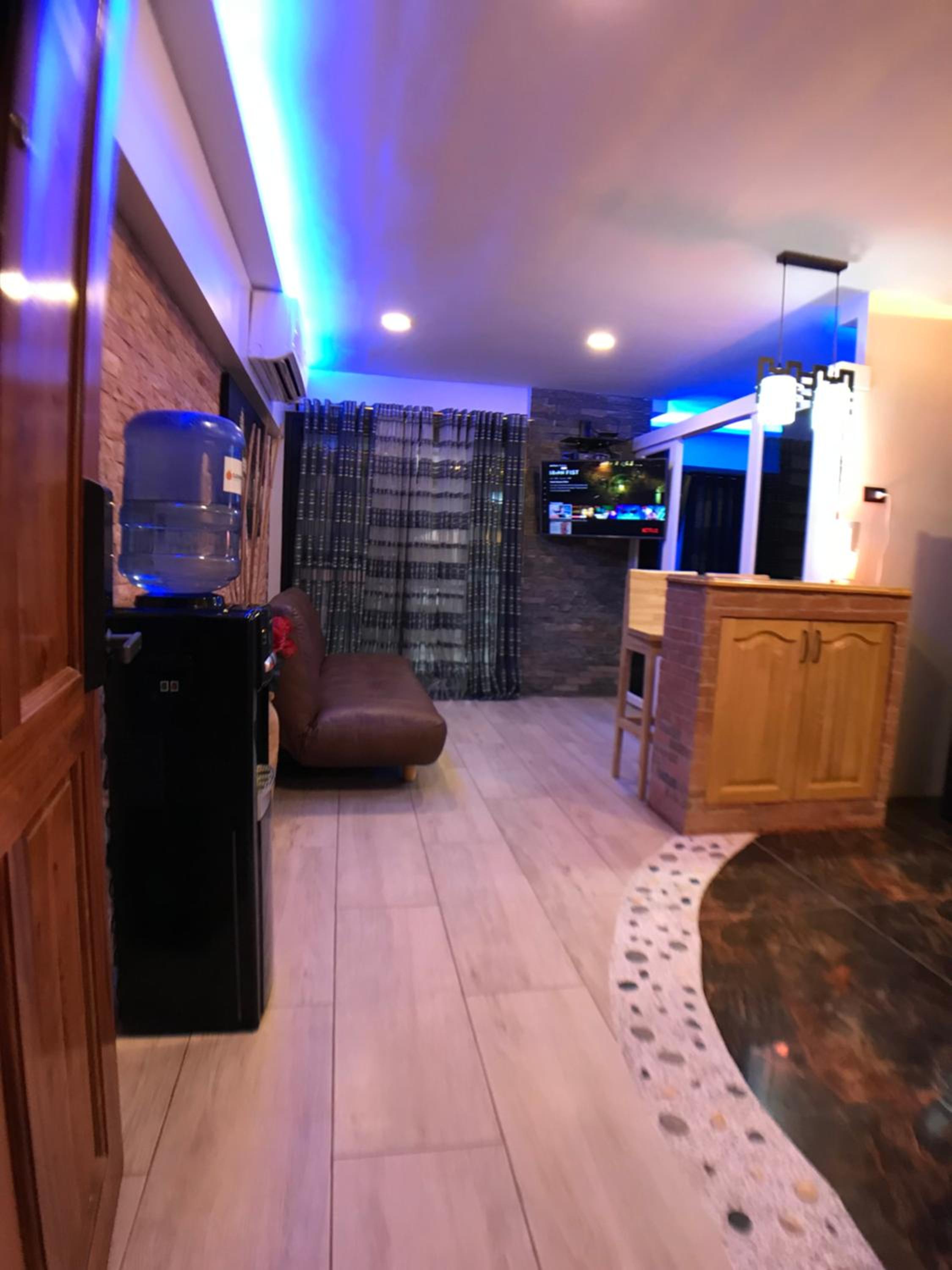 Deluxe One-Bedroom Suite