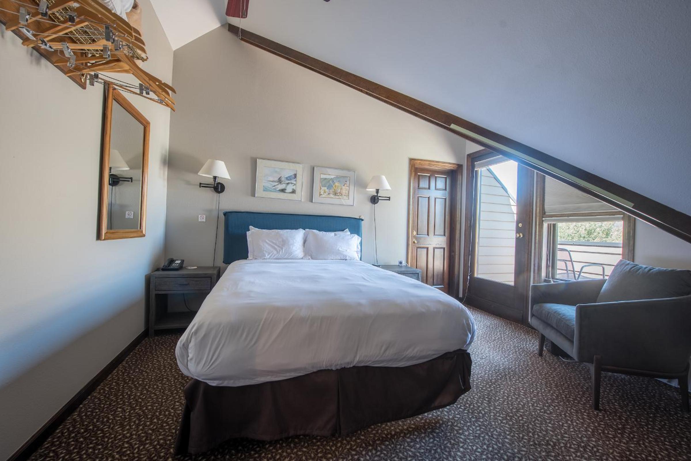 Queen Room photo 3