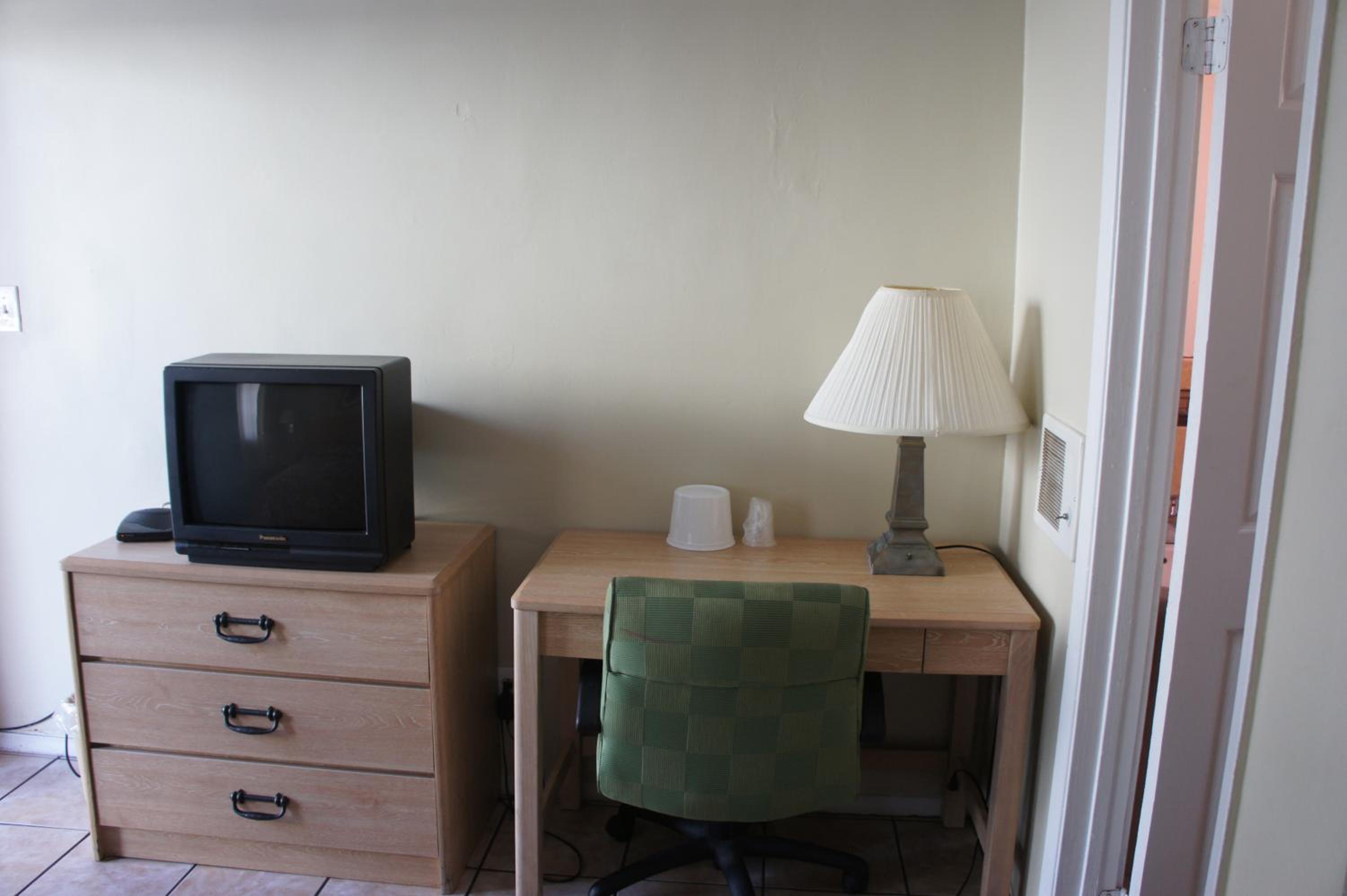 Budget Inn, Photo 2