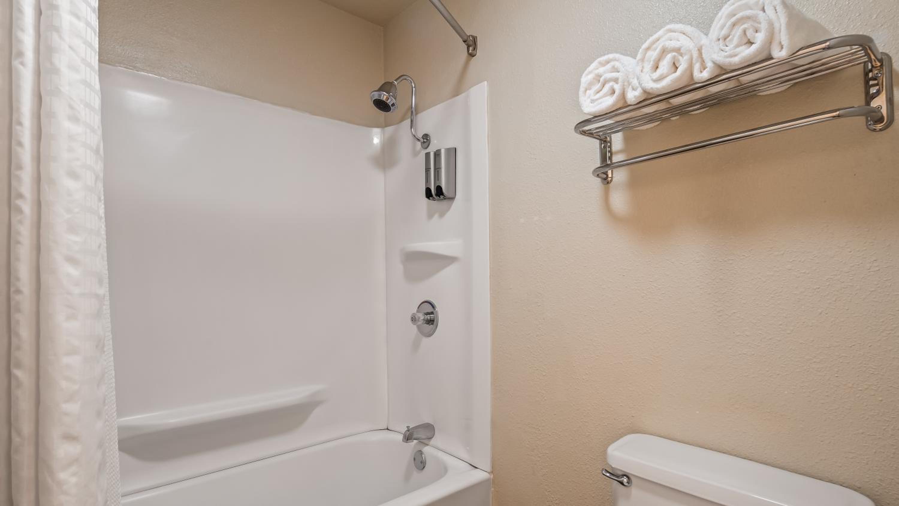 King Room - Non-Smoking - Photo 2