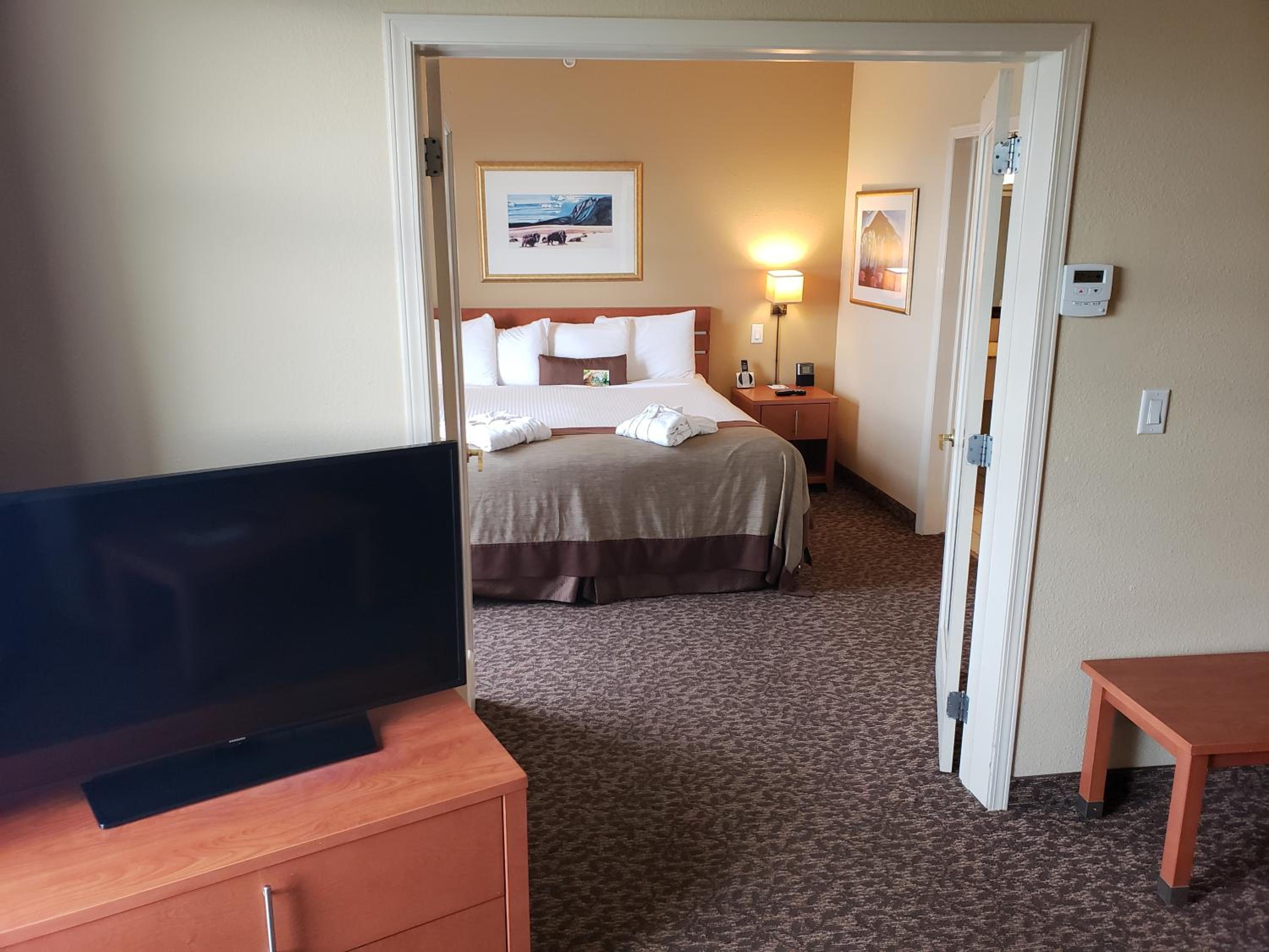 King Junior Suite, Non-Smoking - Photo 1