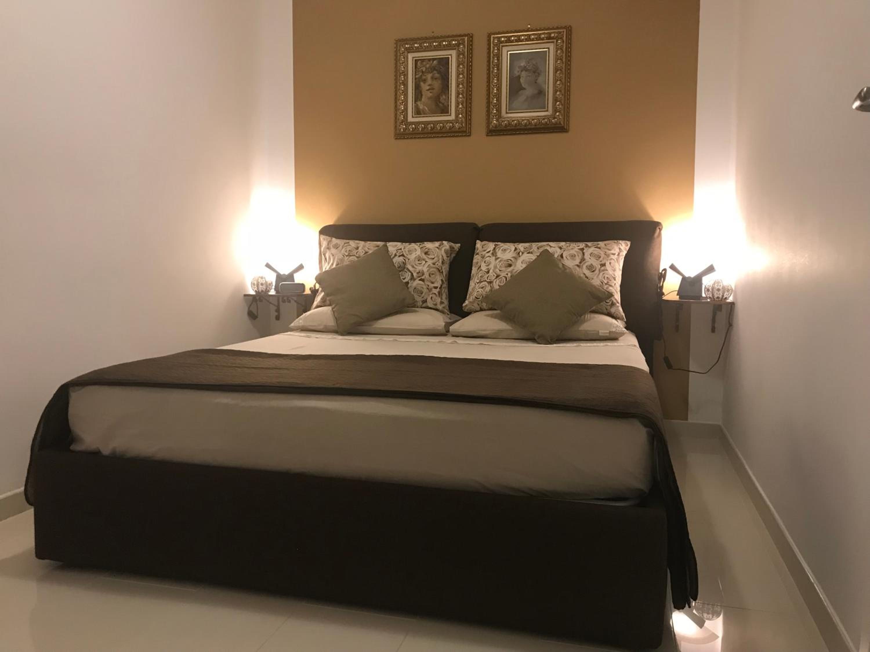 Two-Bedroom Apartment - Photo 9
