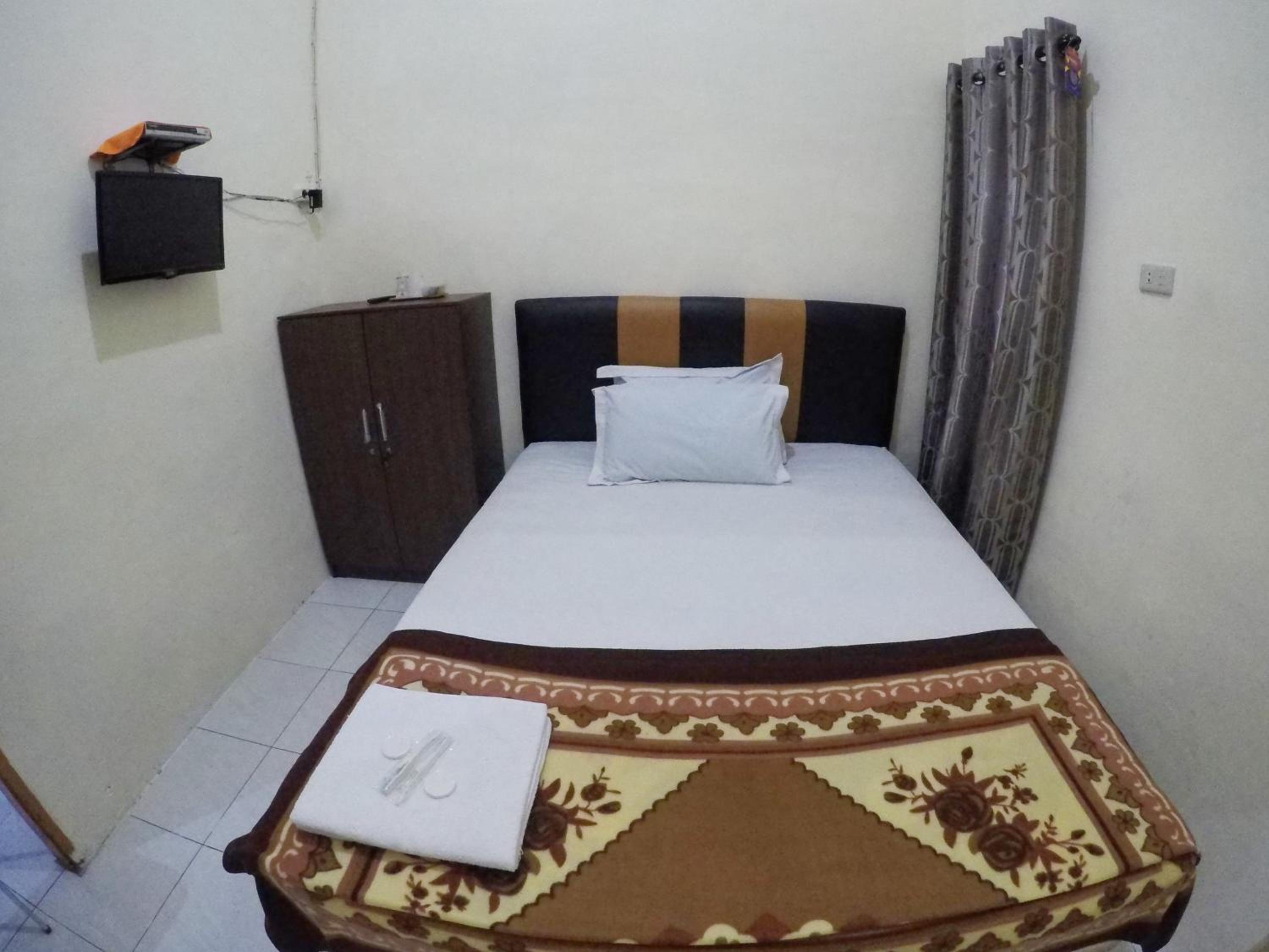 Double Room with Private Bathroom - Photo 6