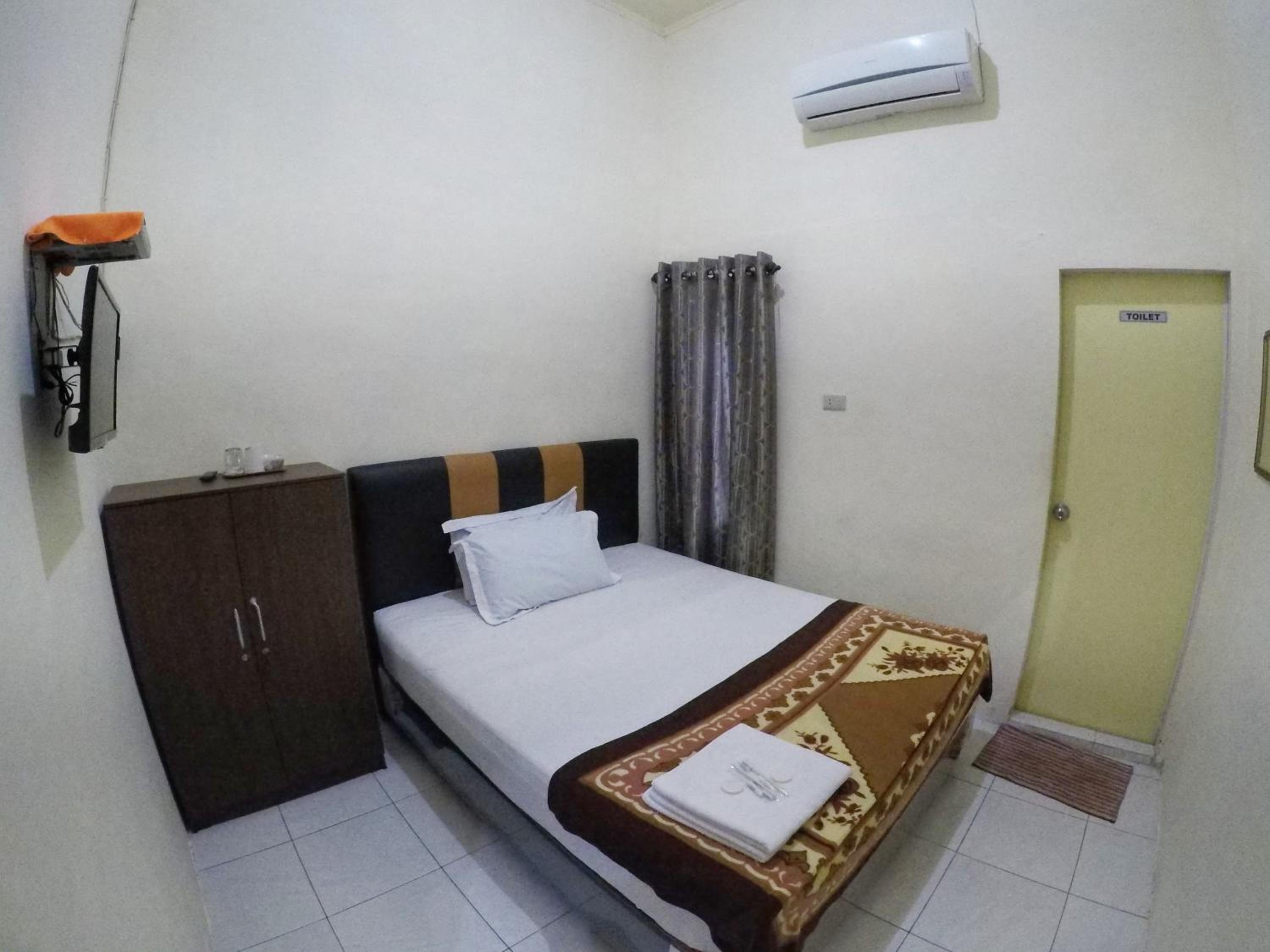 Double Room with Private Bathroom - Photo 7